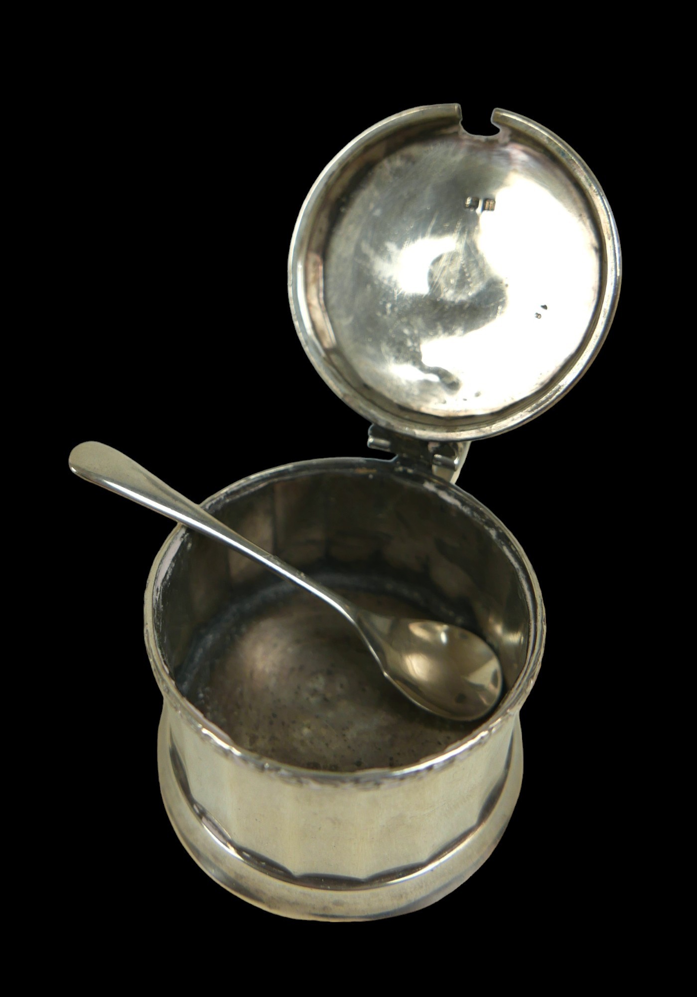 A collection of silver and silver plated items including two silver mustards, weighable silver 140 - Bild 5 aus 8