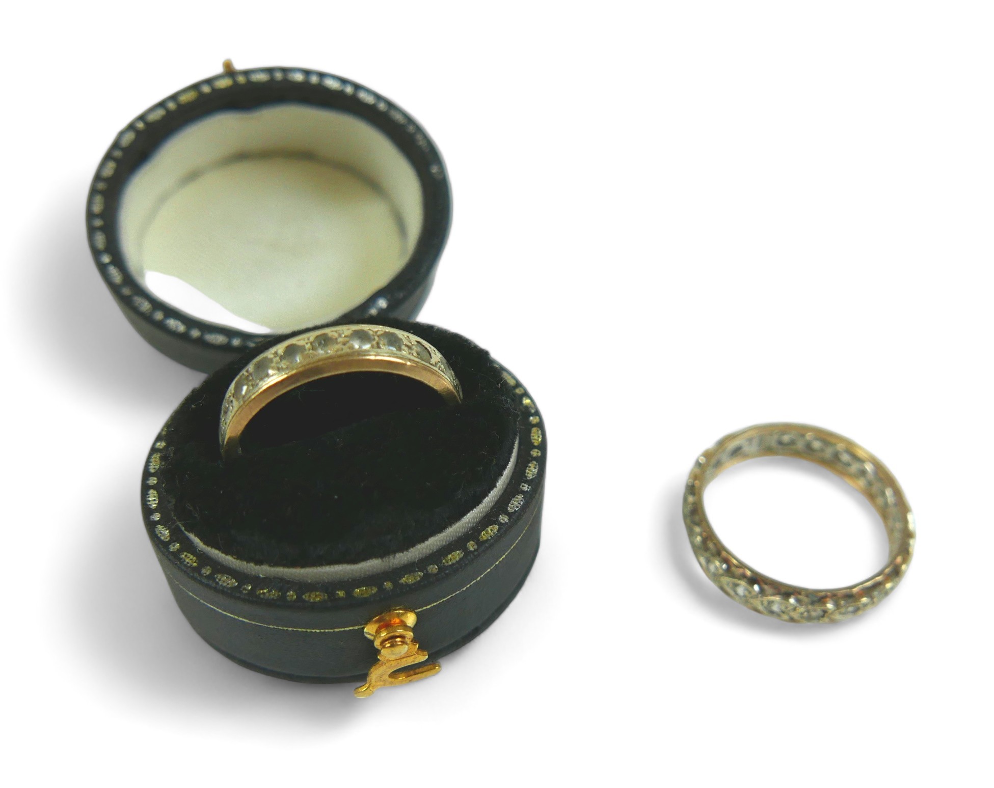 A 9ct gold bi-colour ring set with heart shaped central band and clear stones, marked 375, Size R, - Image 7 of 7