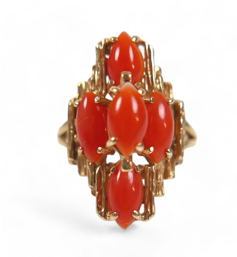 A 14ct yellow gold coral ring, size M, head size 14 by 11 by 22mm, 5.6g - Image 2 of 5