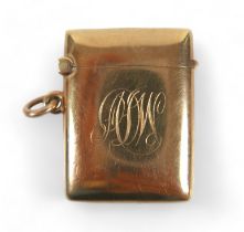 A 9ct yellow gold vesta case, inscribed with initials, Smith & Bartlam, Birmingham 1920, 15.8g, 32