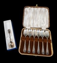 Six silver rats tail teaspoons and a single spoon, total 168g.