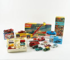 A COLLECTION OF DIE CAST MODELS INCLUDING A BOXED CORGI SIMON SNORKEL FIRE ENGINE (QTY)