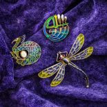 THREE PLIQUE A JOUR ENAMEL BROOCHES (3)