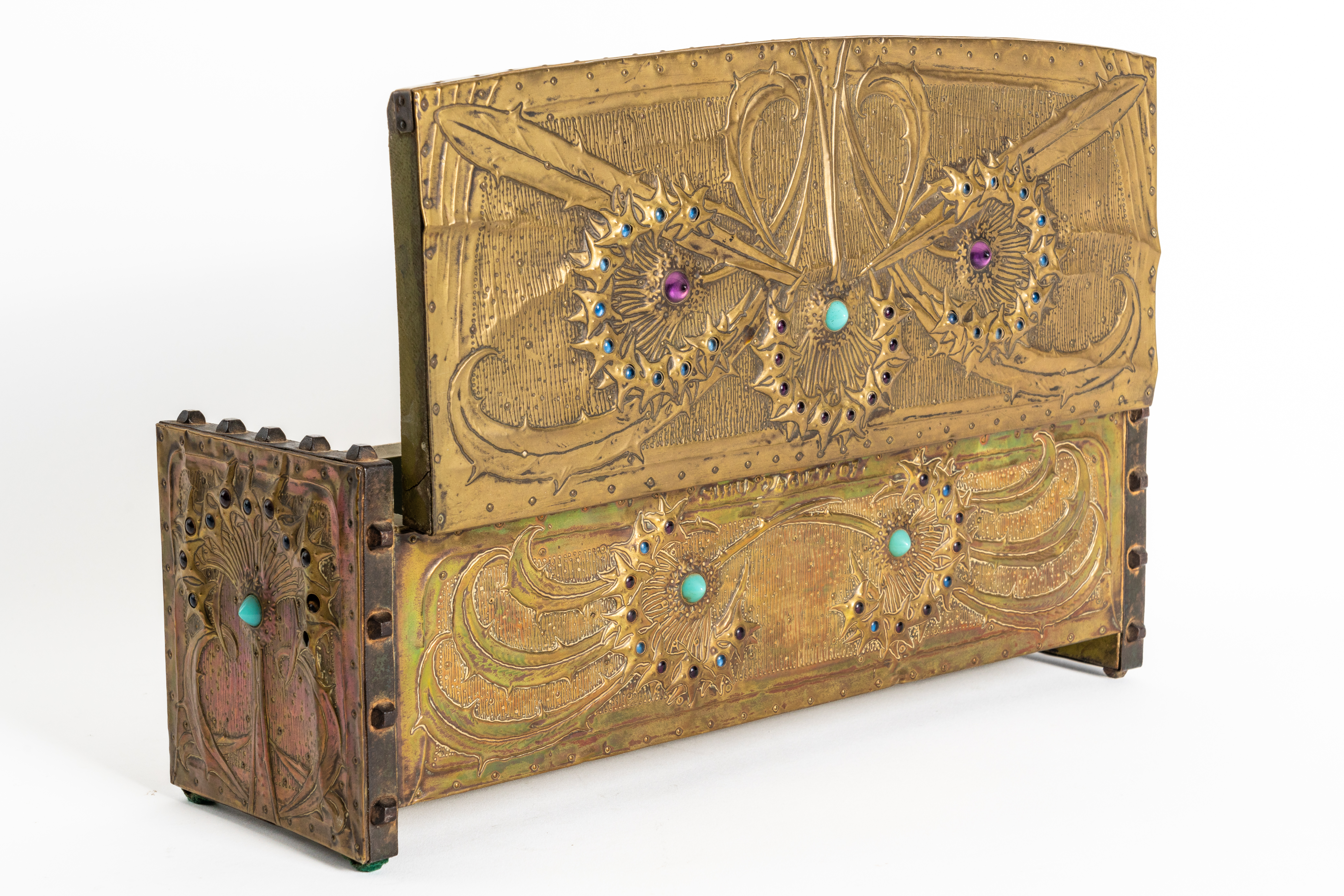 ALFRED DAGUET (1875-1942): A FRENCH ART NOUVEAU EMBOSSED GILT COPPER AND GLASS MOUNTED CASKET... - Image 6 of 8
