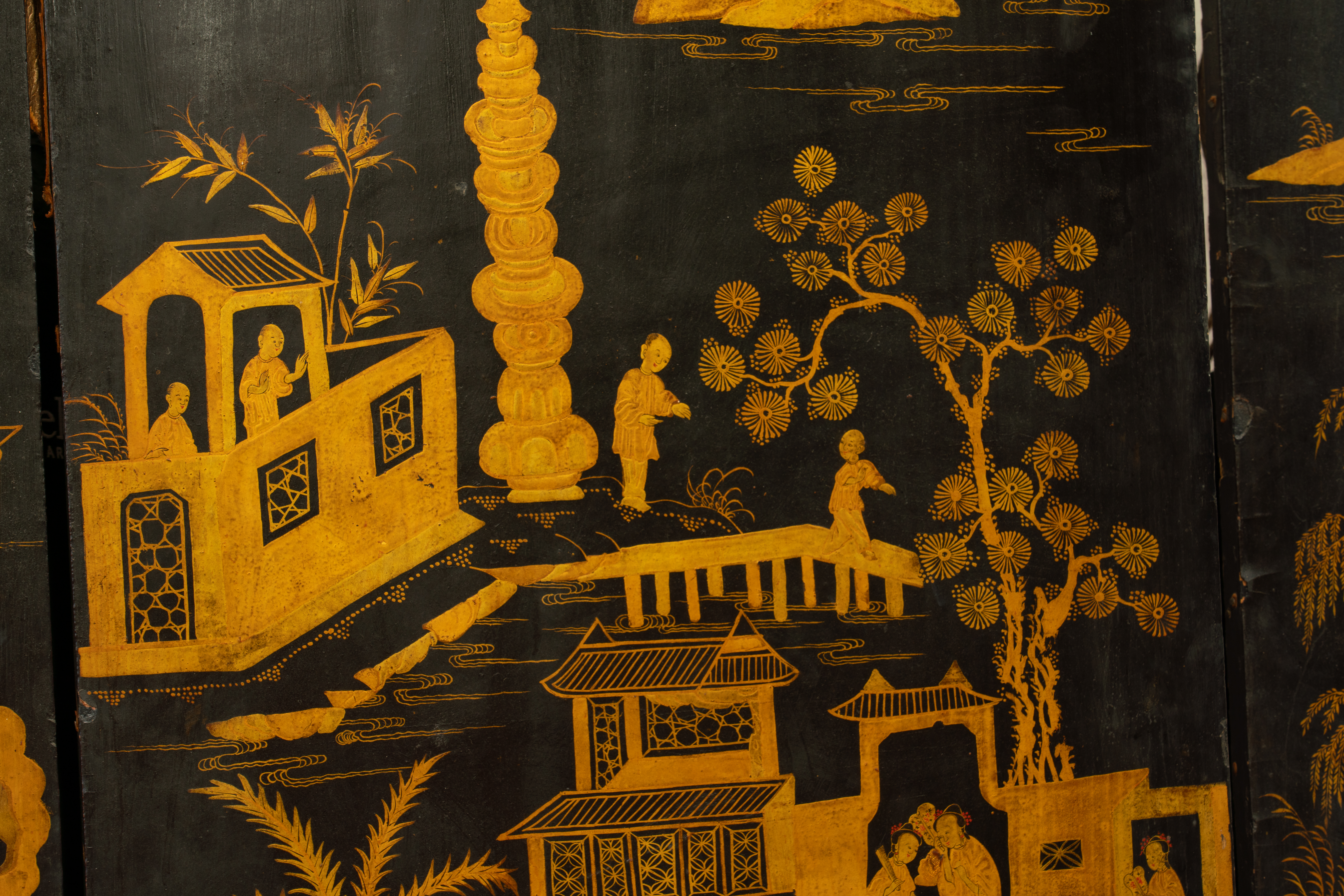 A LATE 19TH CENTURY CHINESE EXPORT CHINOISERIE DECORATED FOUR FOLD SCREEN - Image 8 of 14