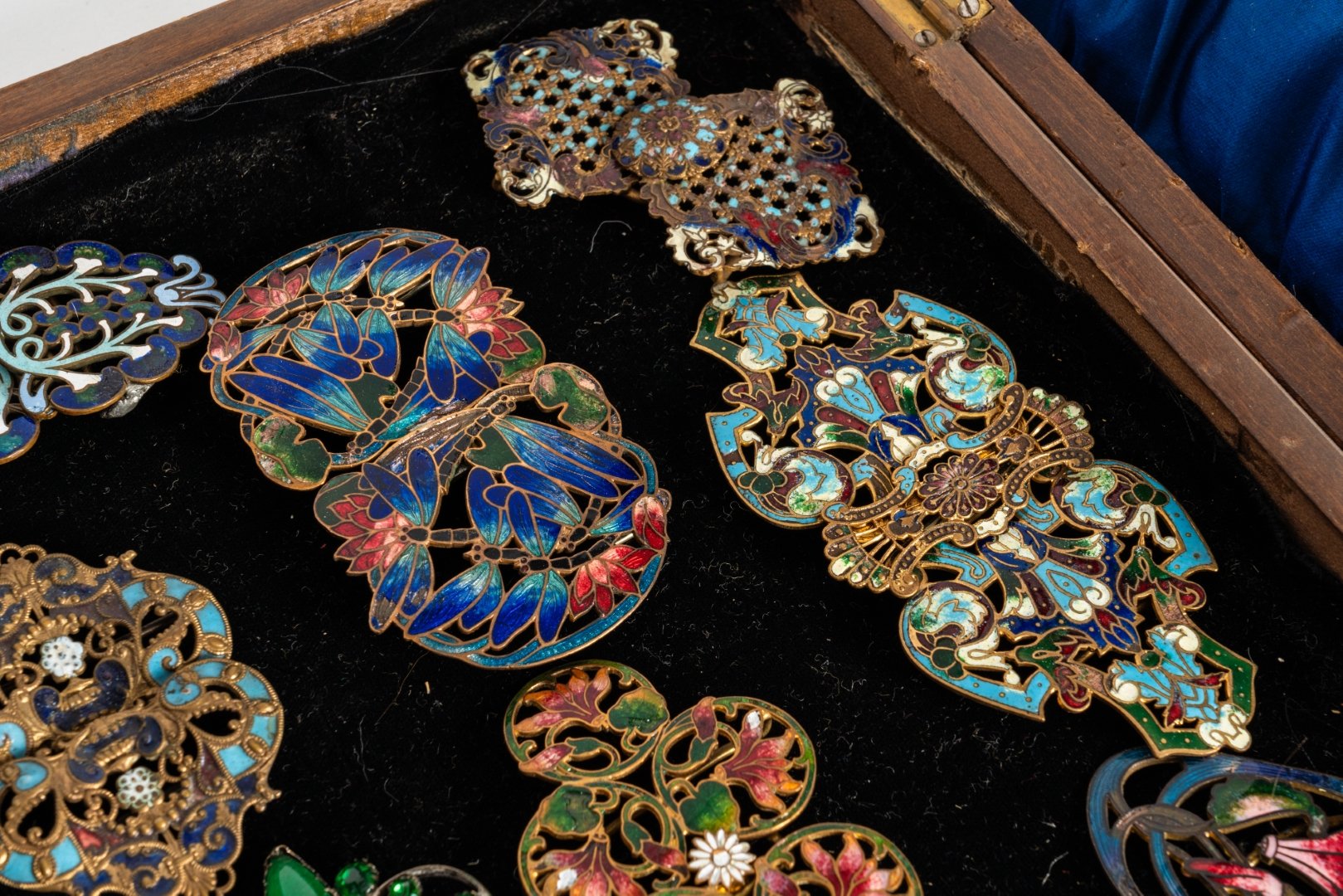 A COLLECTION ART NOUVEAU ENAMEL BUCKLES (QTY)