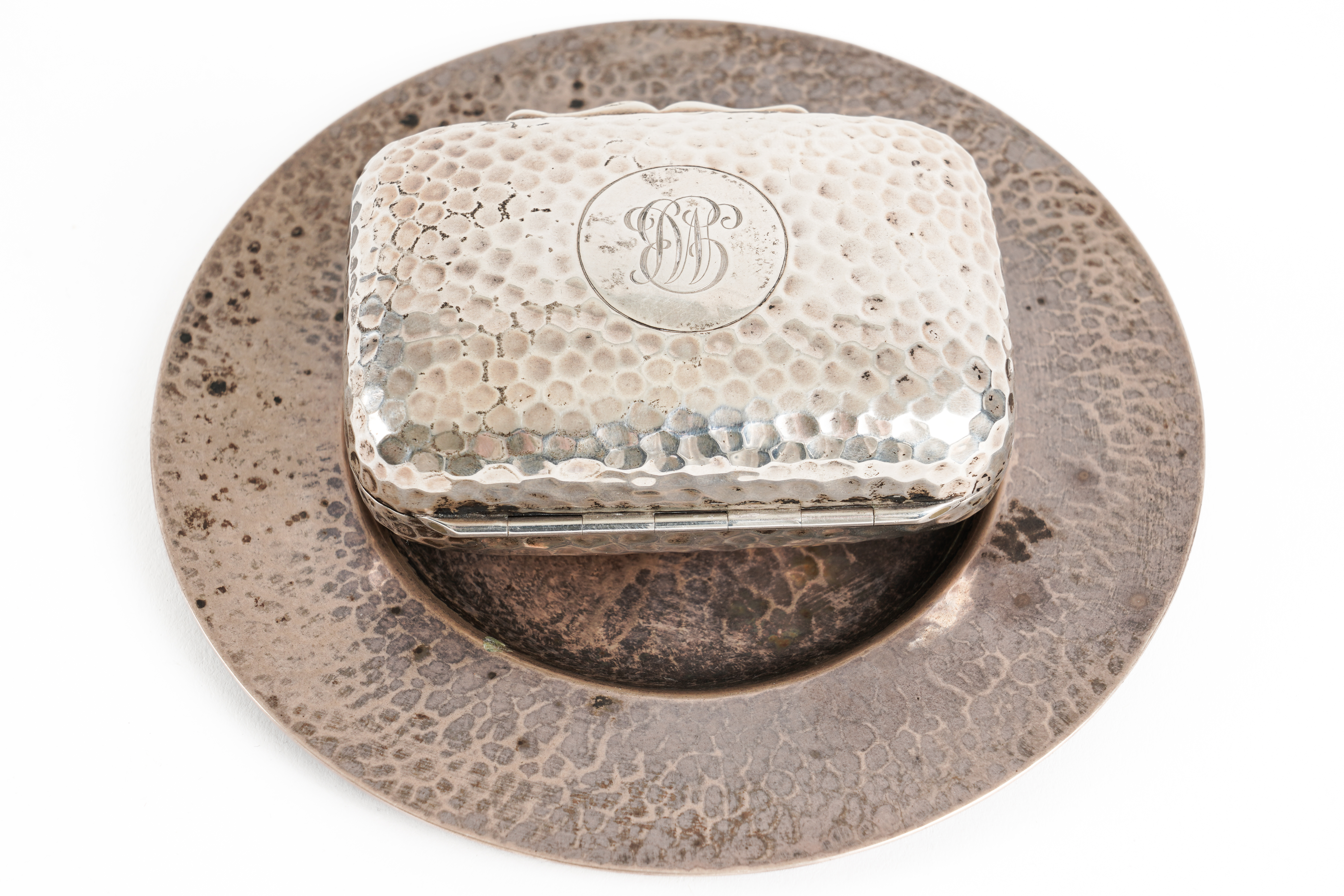 A SILVER DISH AND A SILVER SOAP BOX (2) - Image 4 of 4