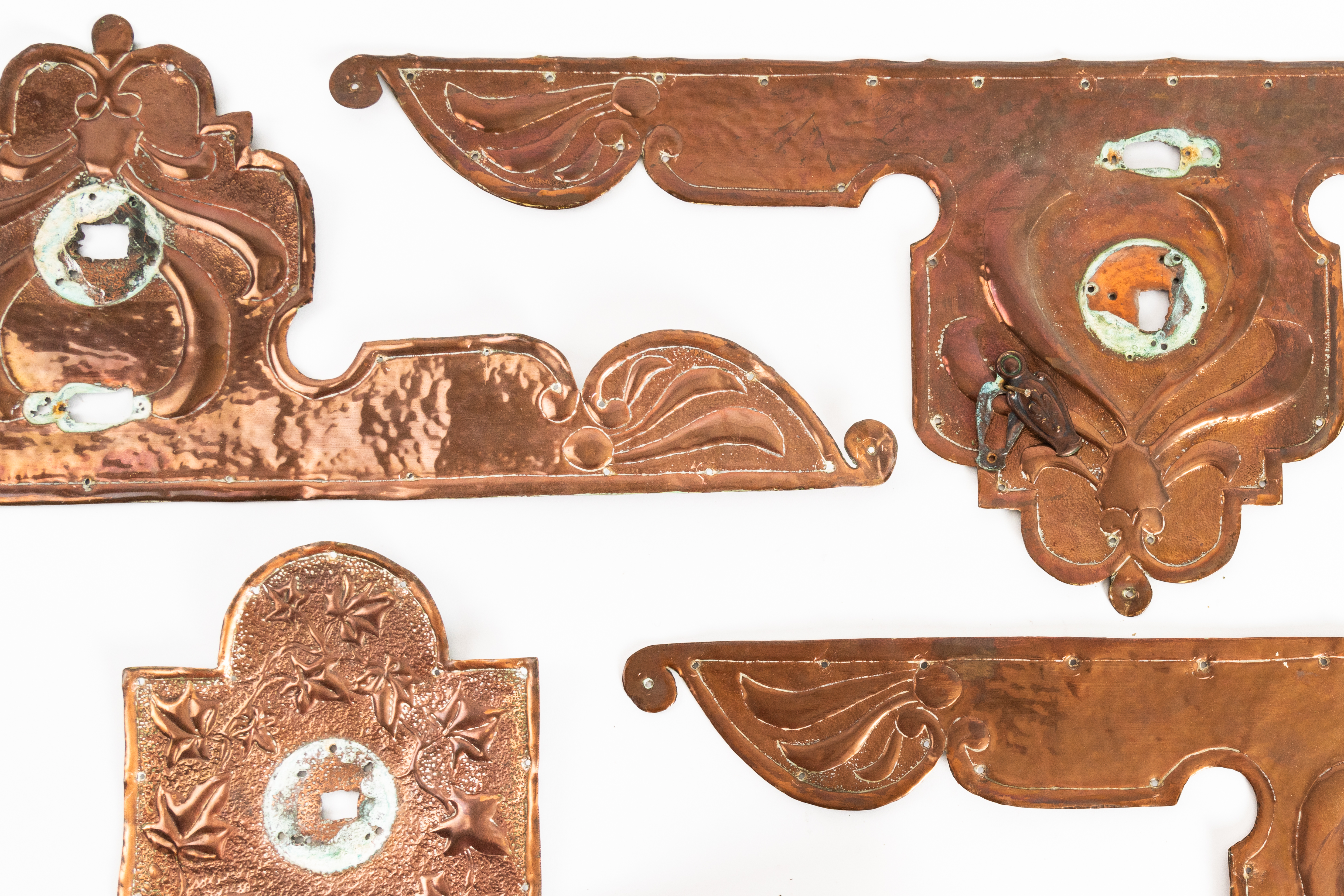 A SET OF FOUR ART NOUVEAU COPPER DOOR PLATES (QTY) - Image 2 of 6