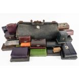 A GROUP OF VARIOUS ANTIQUE LEATHER JEWELLERY BOXES (QTY)