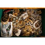 A COLLECTION OF ANTIQUE SHOE AND BELT BUCKLES (QTY)