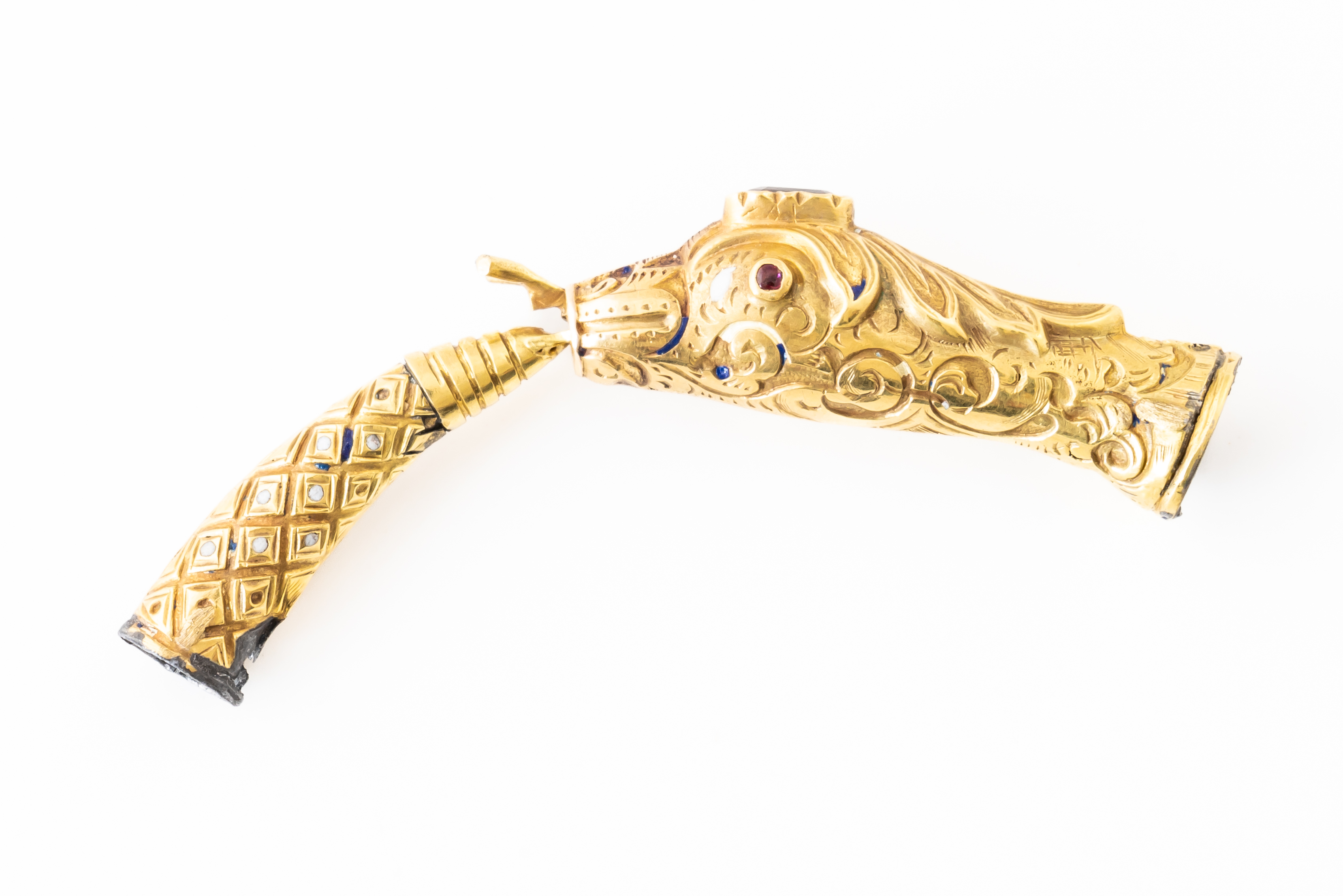 A VICTORIAN SNAKE HEAD AND TAIL CLASP - Image 2 of 3