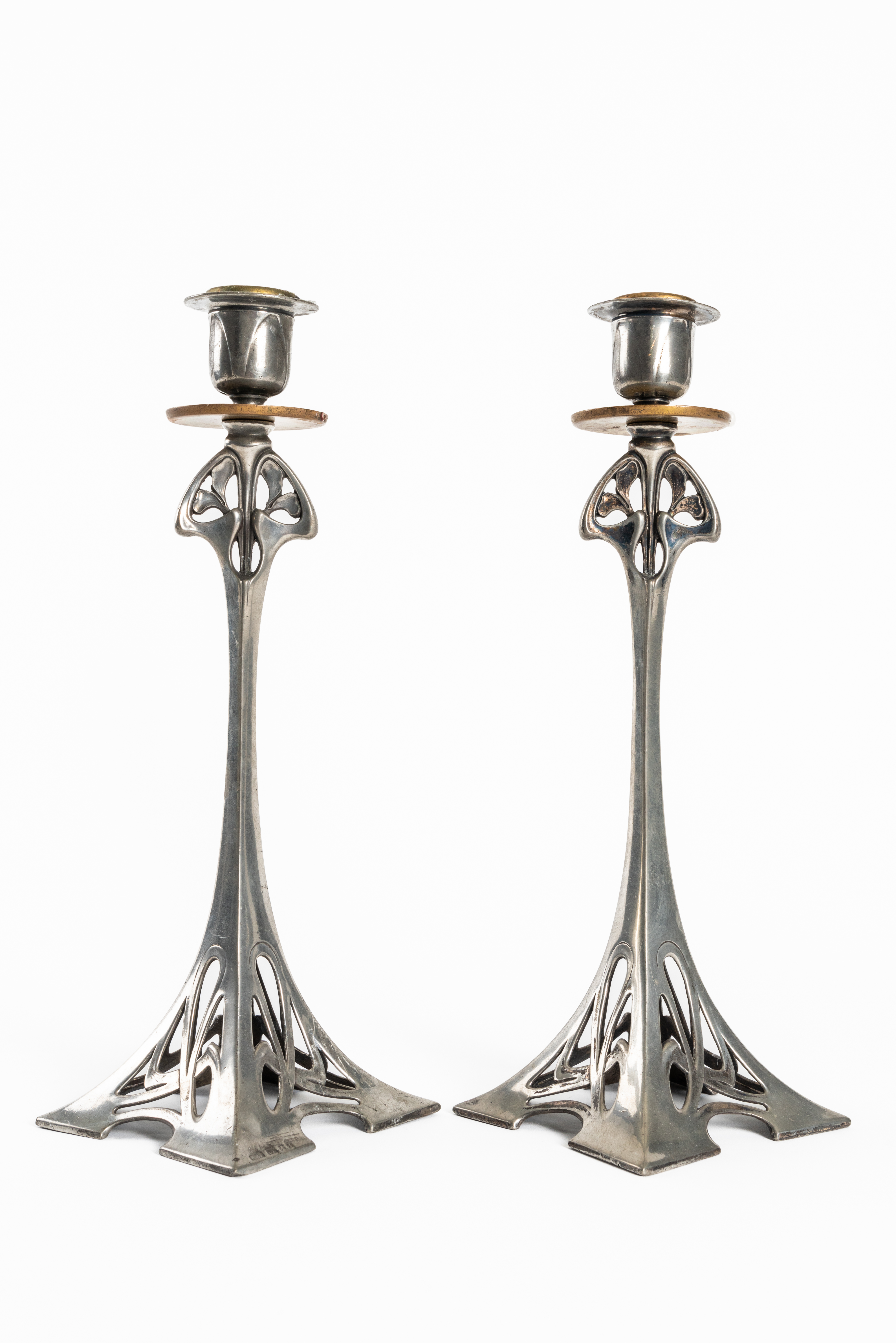 A PAIR OF WMF PEWTER ART NOUVEAU CANDLESTICKS AND THREE TUDRIC PEWTER PIN TRAYS AFTER A DESIGN... - Image 8 of 8
