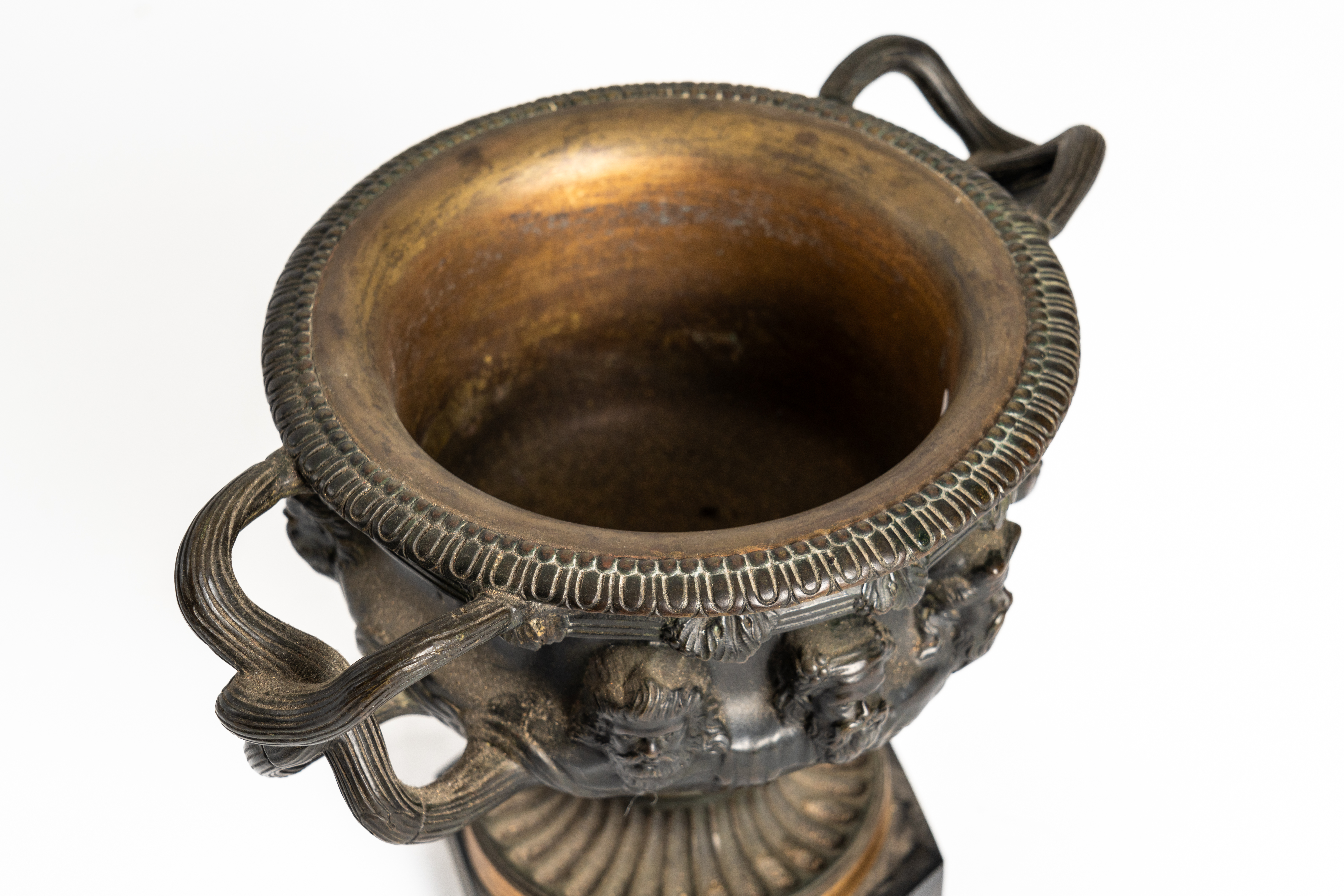 AFTER THE ANTIQUE: A PATINATED BRONZE AND GILT METAL WARWICK VASE AND TWO EGYPTIAN PHARAOH... - Image 8 of 8