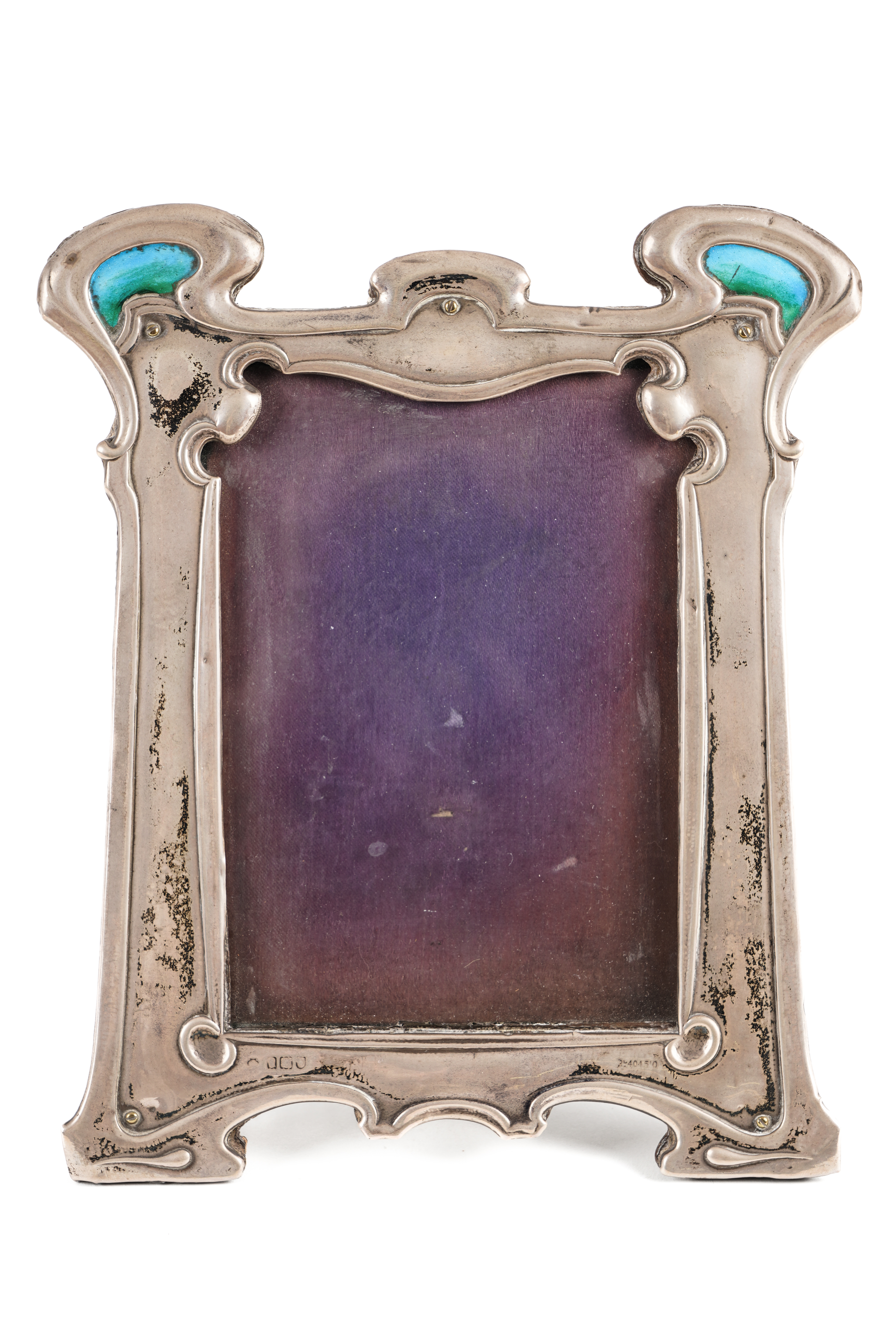 A SILVER AND ENAMEL MOUNTED SHAPED RECTANGULAR ART NOUVEAU PHOTOGRAPH FRAME - Image 3 of 4