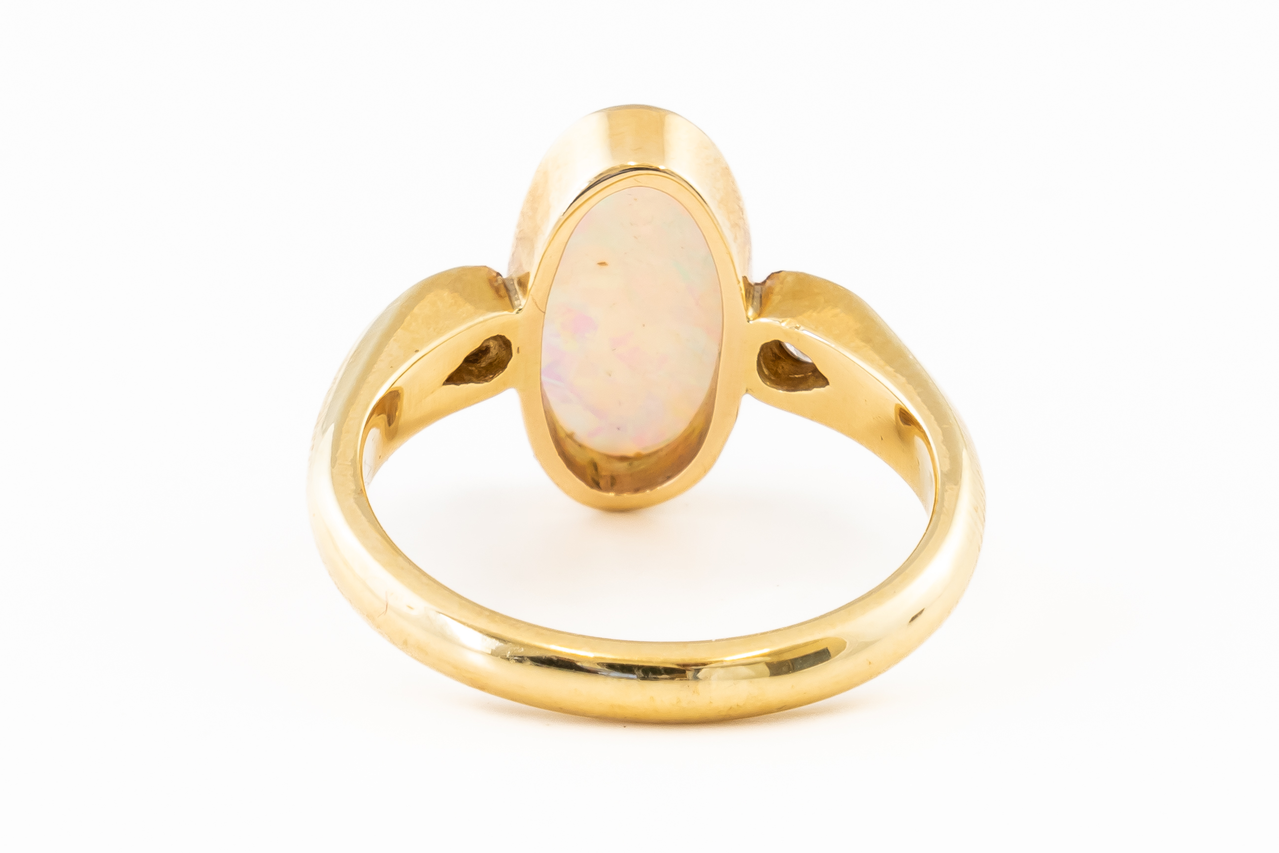 AN OPAL AND DIAMOND RING - Image 3 of 4