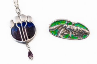 AN EARLY 20TH CENTURY ENAMEL PENDANT AND BROOCH (2)