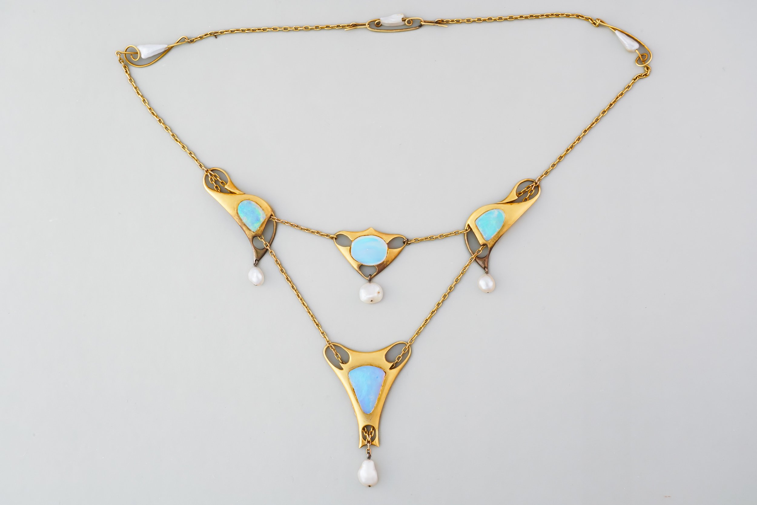 AN ART NOUVEAU OPAL AND PEARL NECKLACE - Image 6 of 6