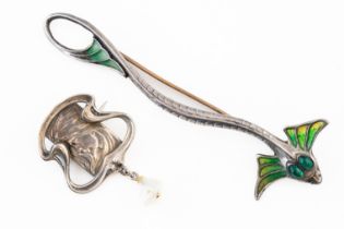 TWO ART NOUVEAU BROOCHES (2)
