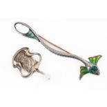 TWO ART NOUVEAU BROOCHES (2)