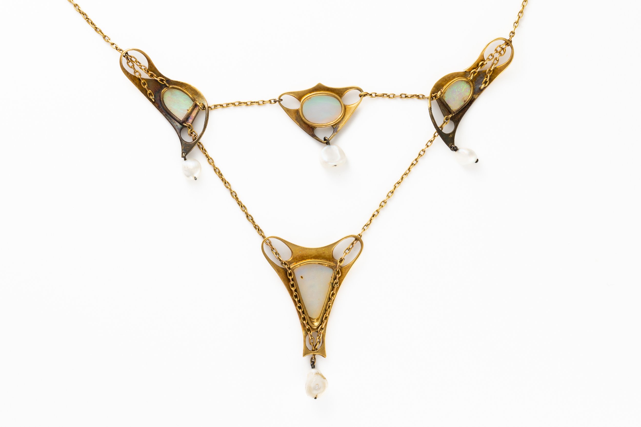 AN ART NOUVEAU OPAL AND PEARL NECKLACE - Image 5 of 6