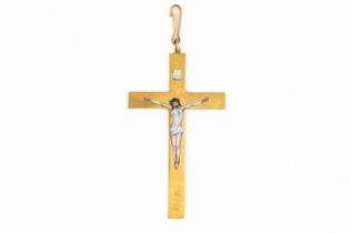 AN EARLY 20TH CENTURY GOLD AND ENAMEL CRUCIFIX