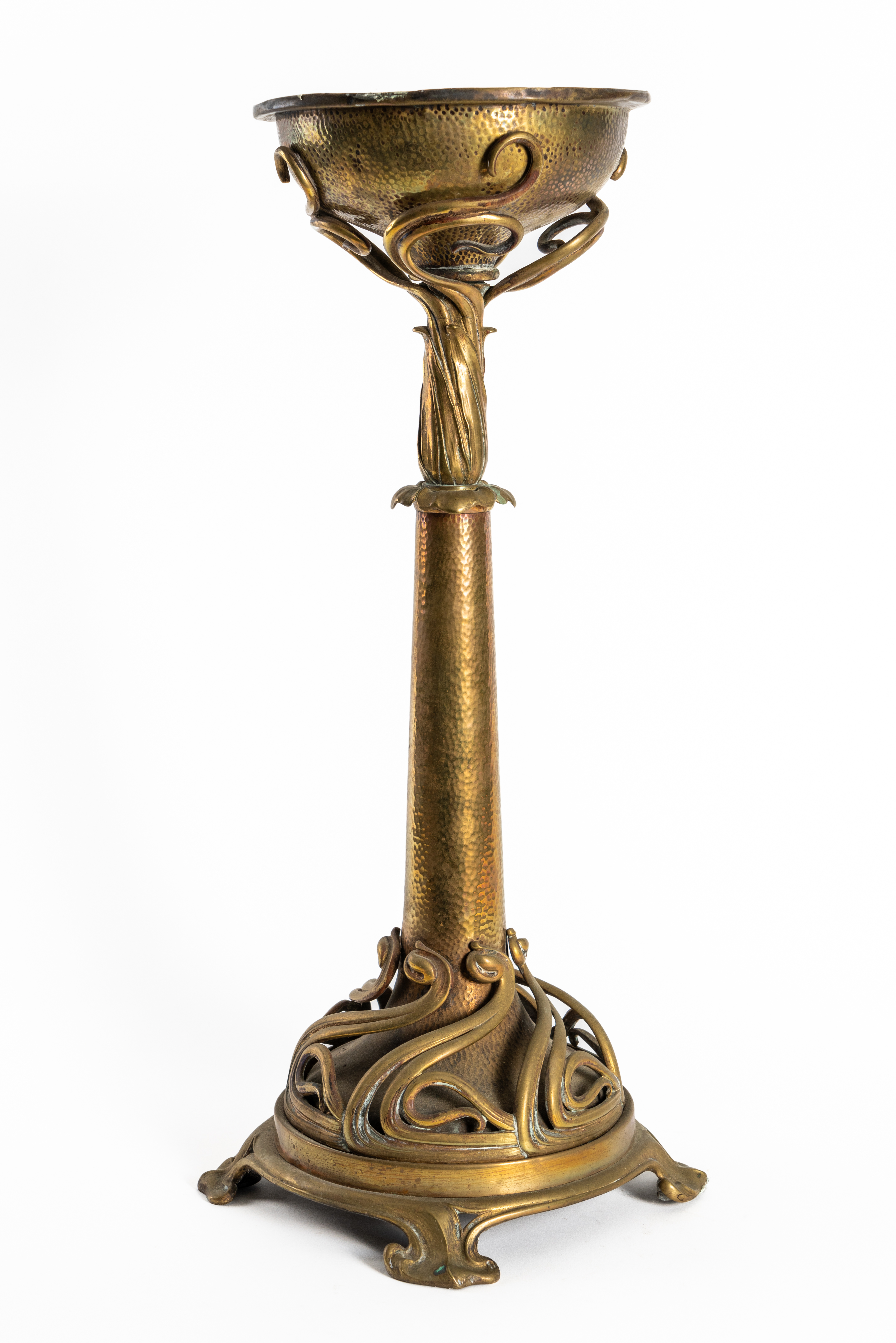 AN ART NOUVEAU BRASS CENTREPIECE