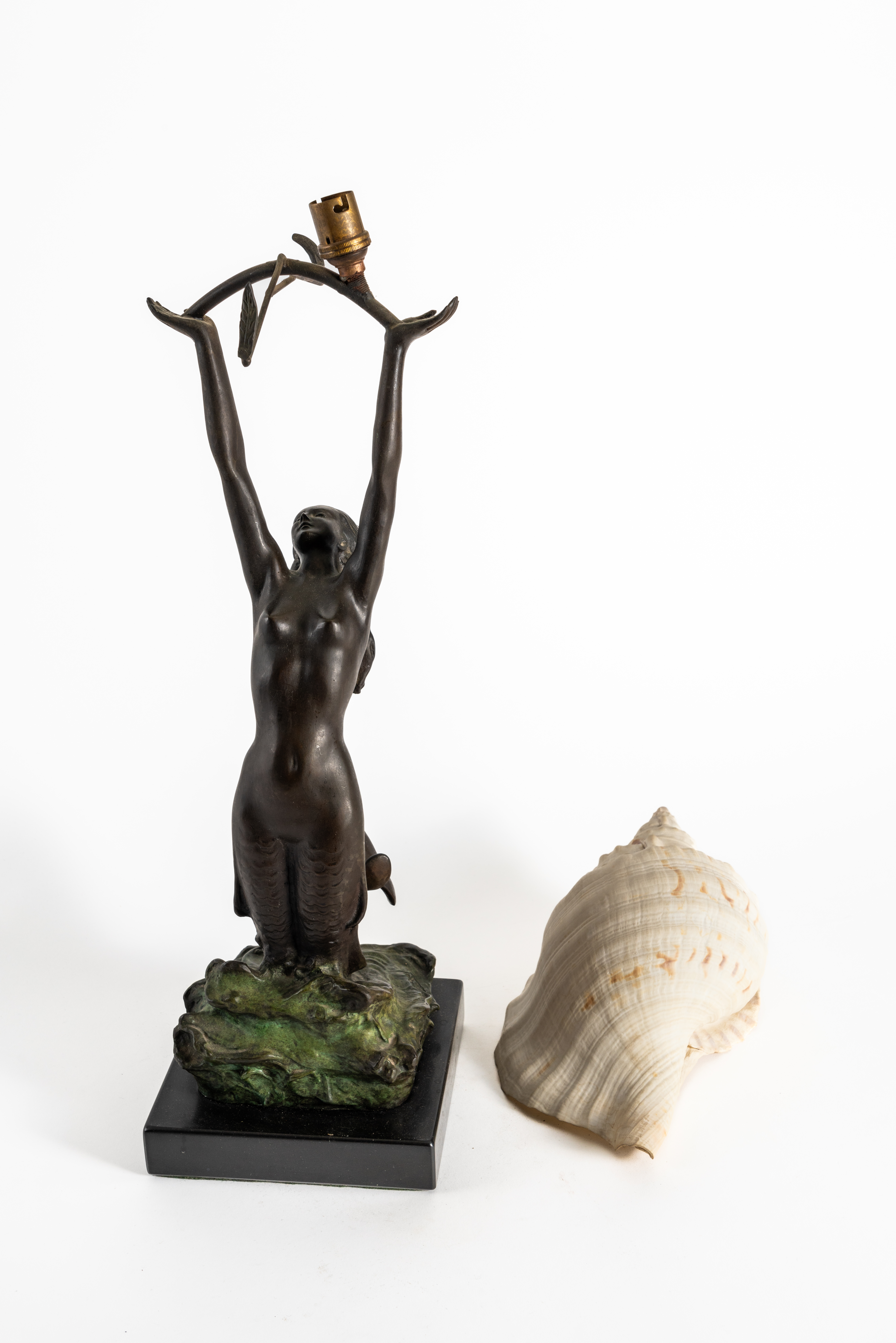 A FRENCH ART NOUVEAU BRONZE MERMAID FIGURAL TABLE LAMP - Image 9 of 9