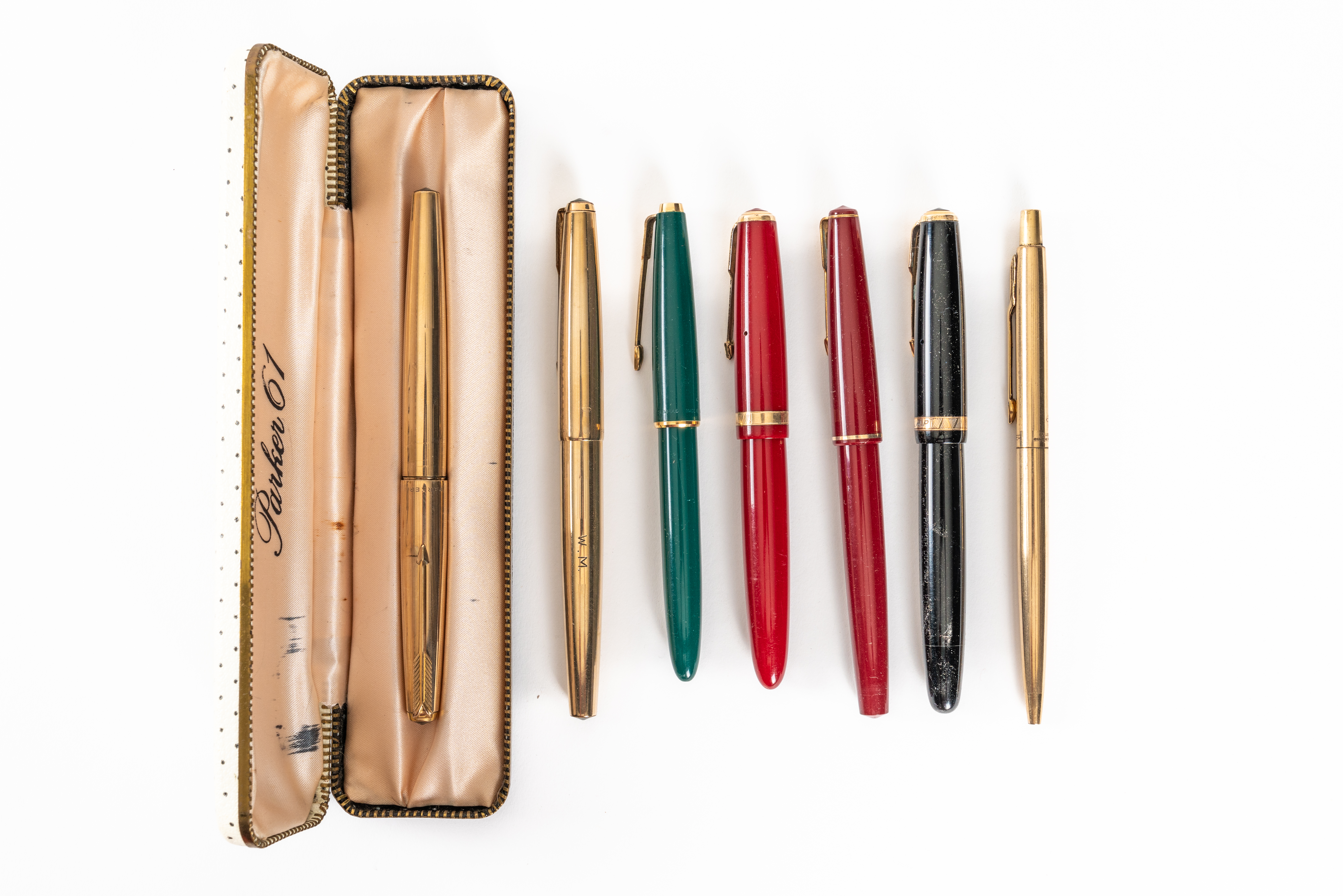 A COLLECTION OF VINTAGE PENS INCLUDING A PARKER 61 FOUNTAIN PEN IN BOX (7) - Image 2 of 5