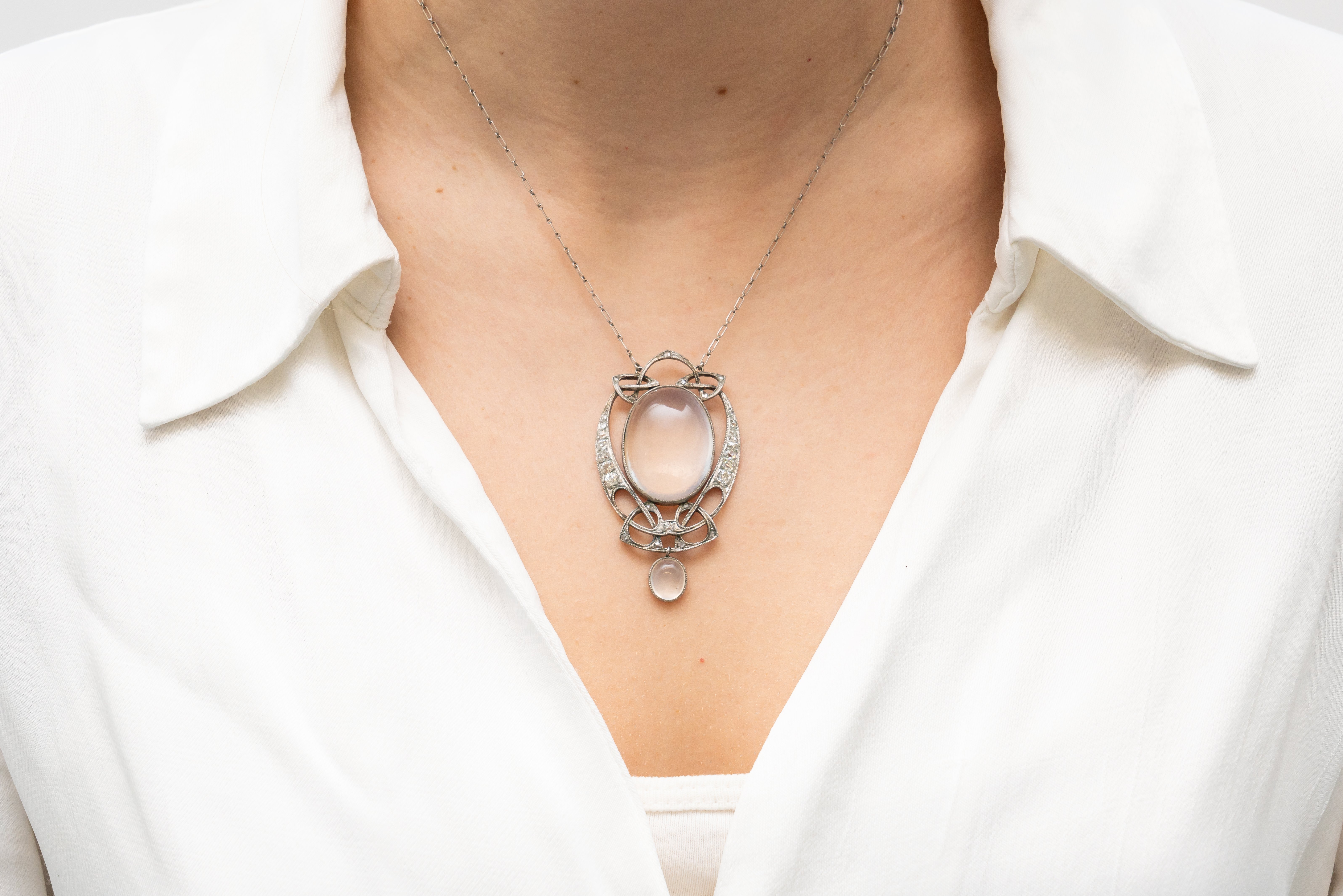 A 20TH CENTURY MOONSTONE AND DIAMOND PENDANT - Image 3 of 5