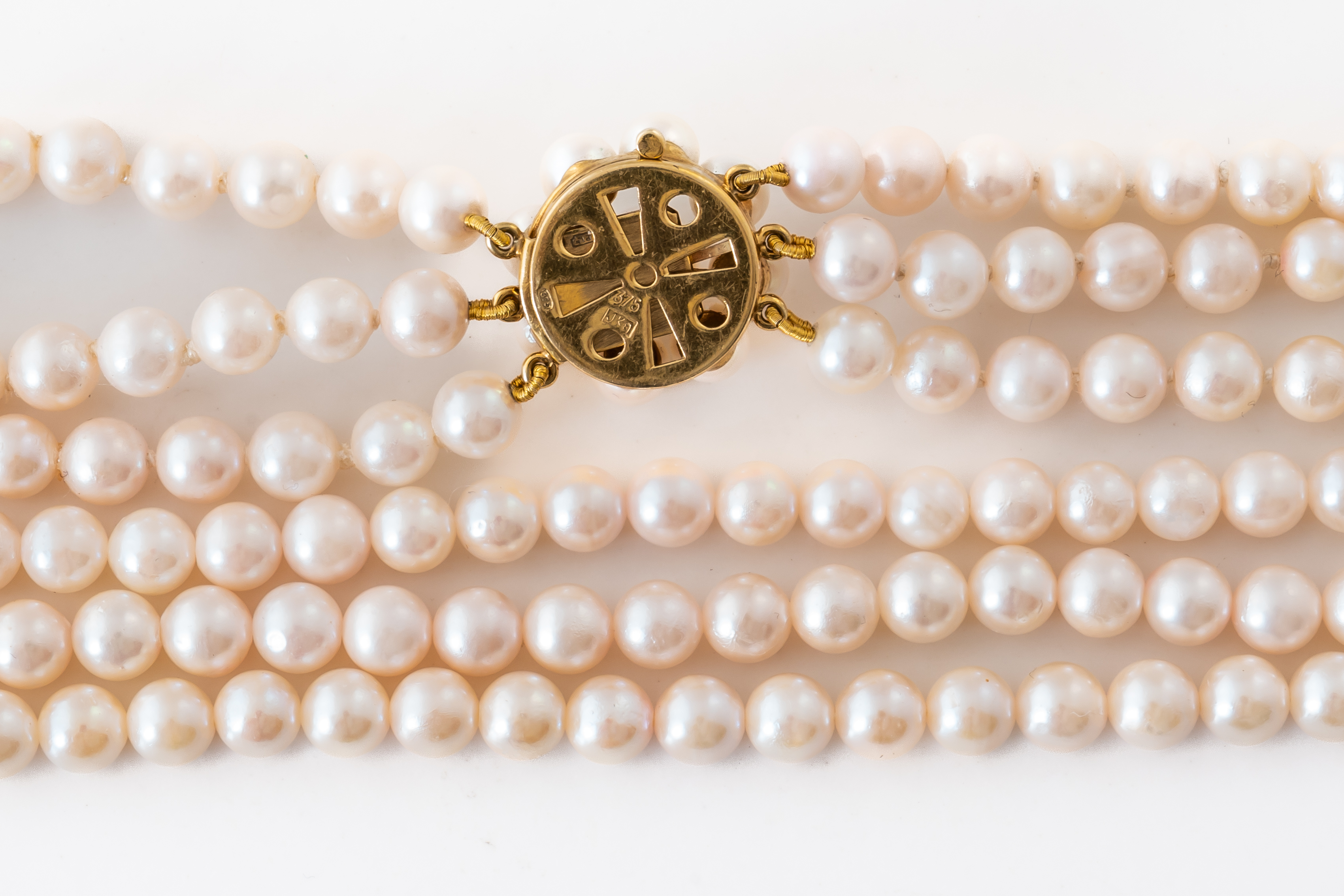 A THREE-ROW CULTURED PEARL NECKLACE - Image 2 of 2