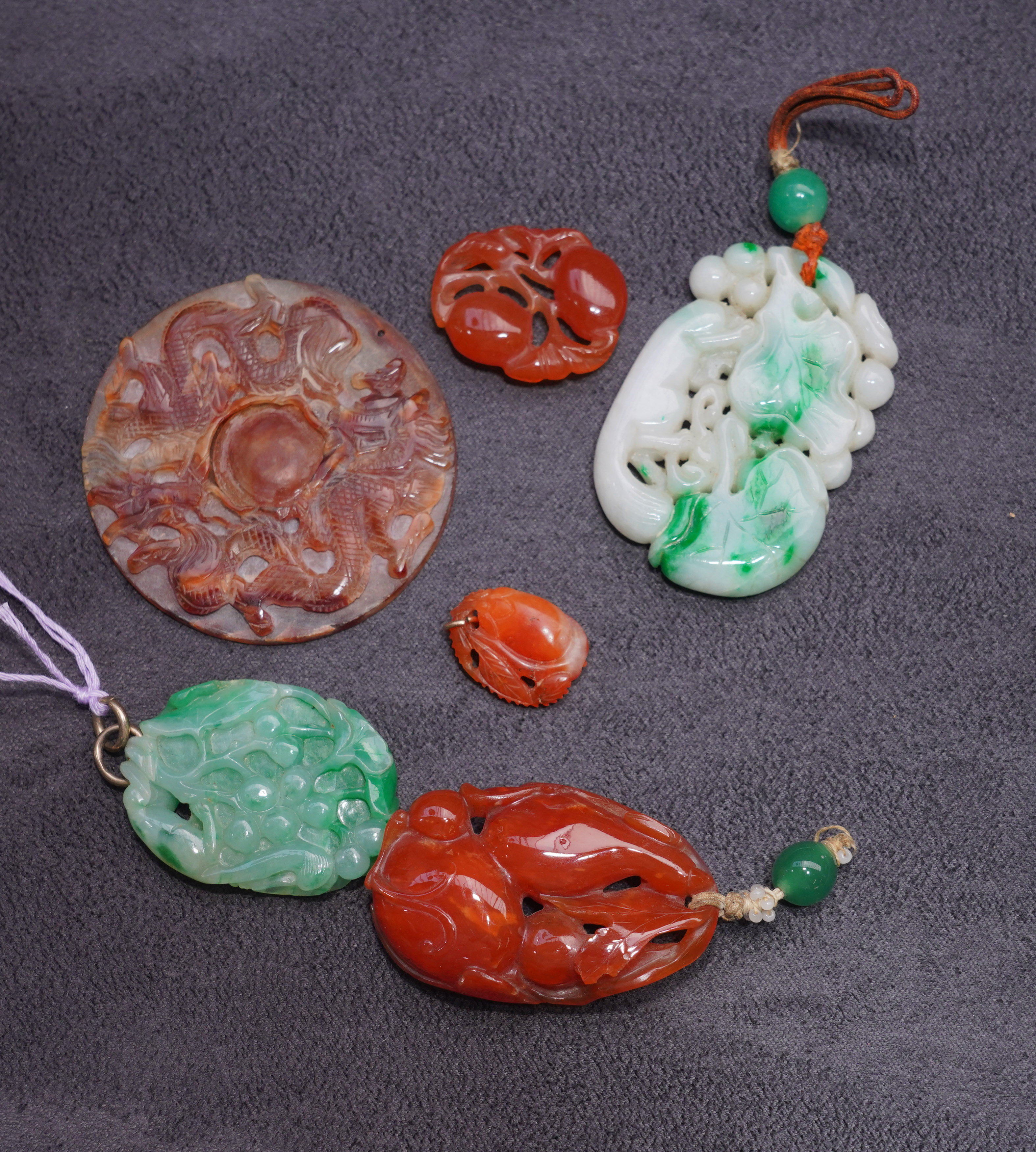 SIX CARVED ASIAN HARDSTONE PENDANTS (6) - Image 3 of 4