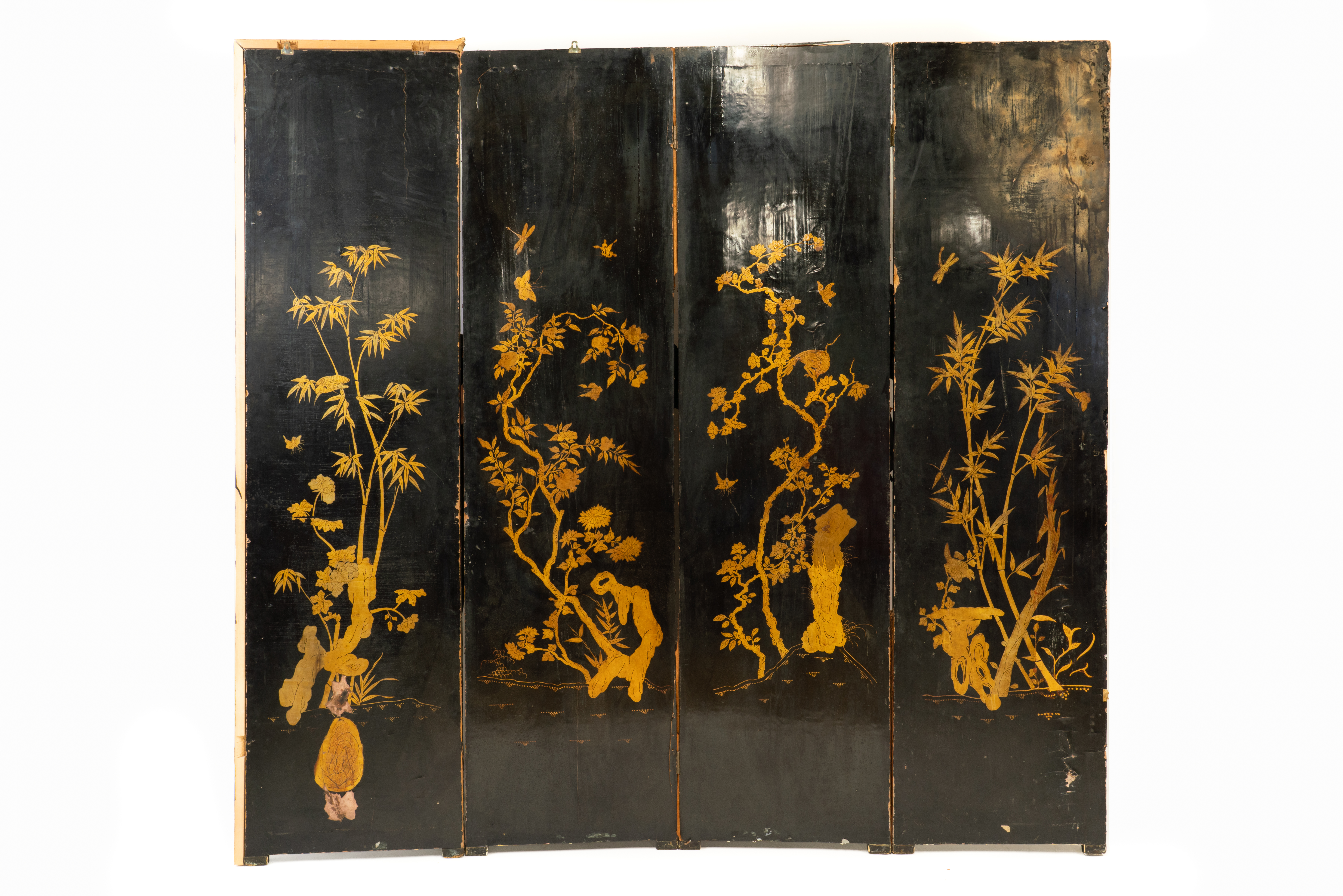 A LATE 19TH CENTURY CHINESE EXPORT CHINOISERIE DECORATED FOUR FOLD SCREEN - Image 9 of 14