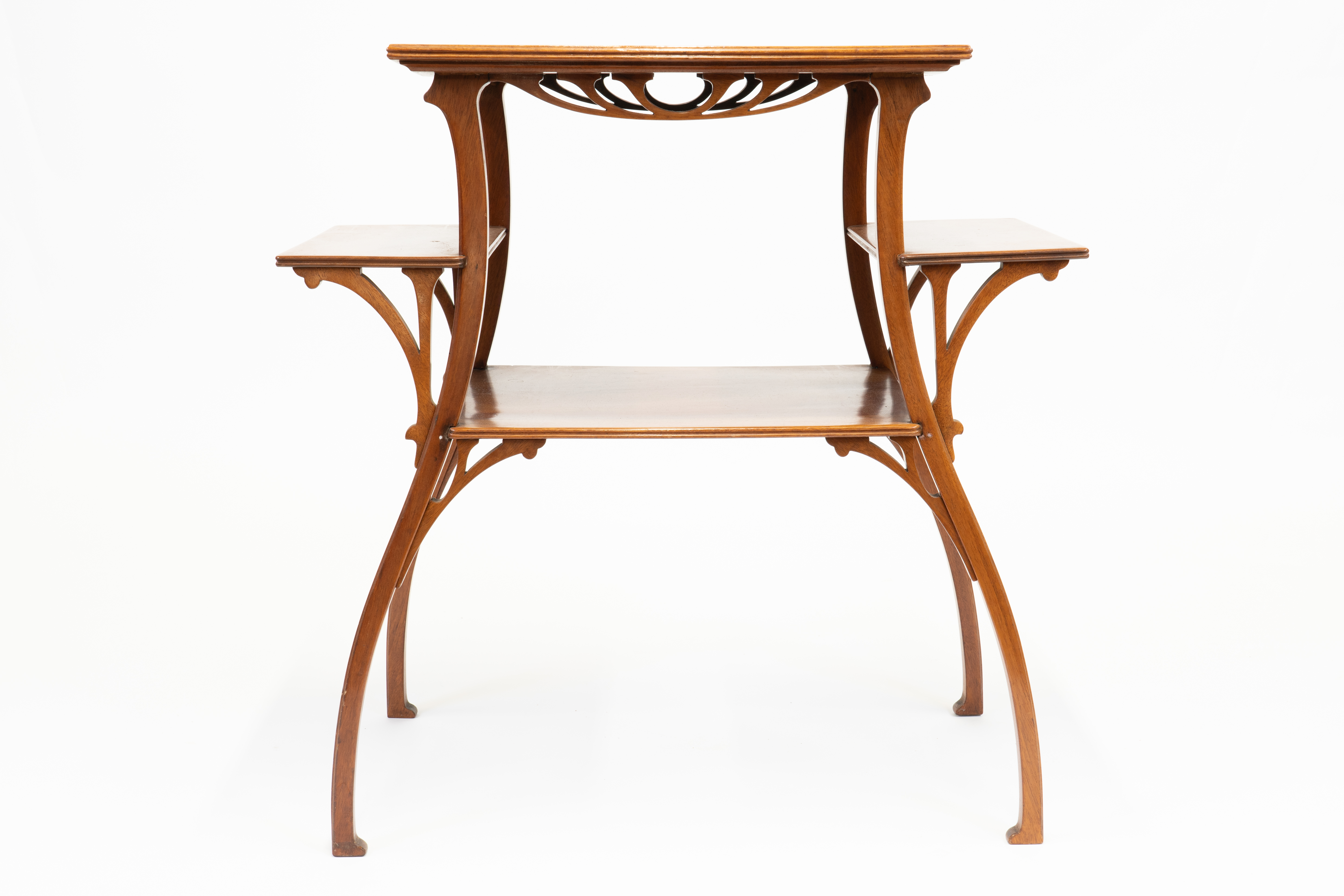 AN ART NOUVEAU WALNUT MULTI-TIERED SIDE TABLE - Image 3 of 4