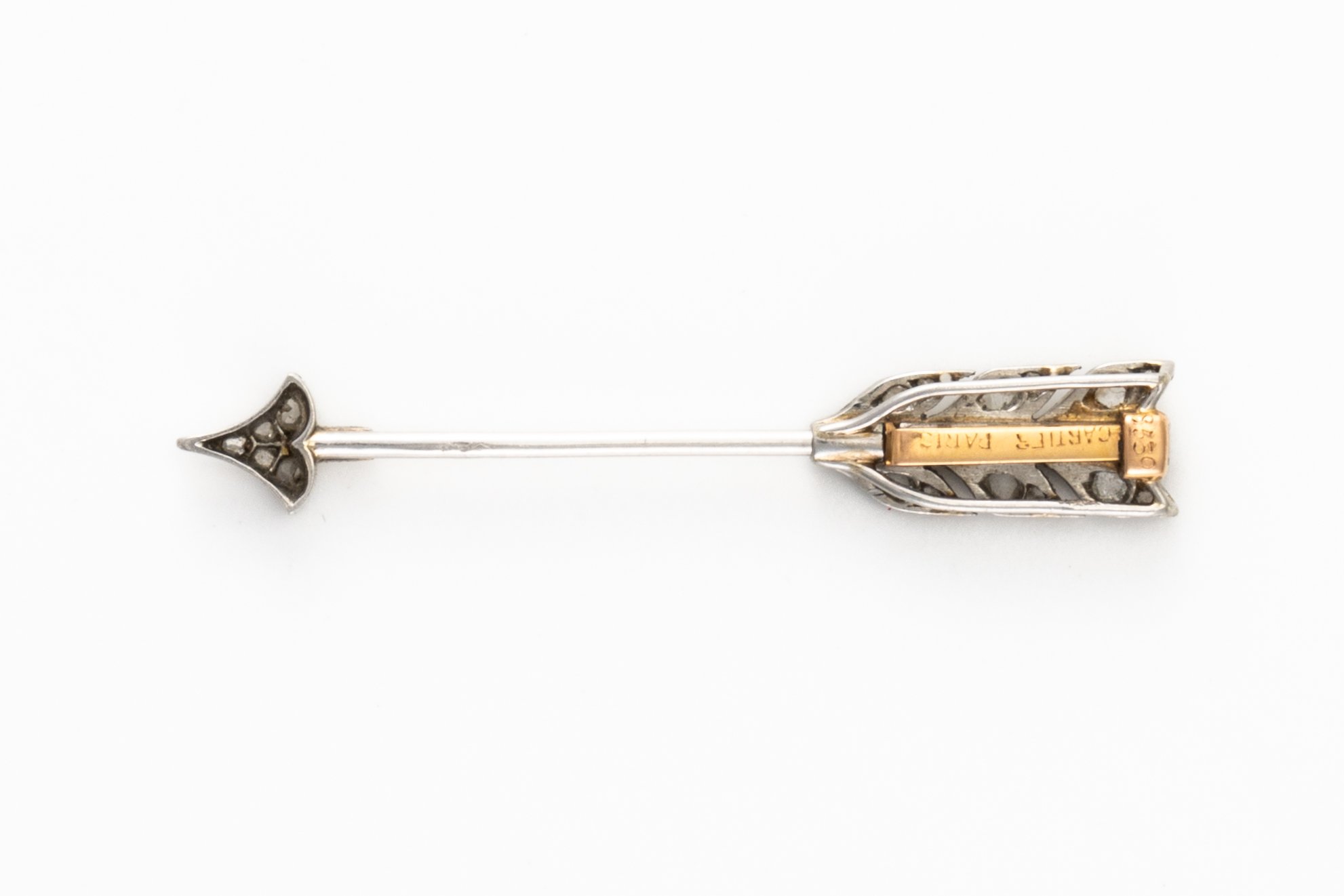 AN EARLY 20TH CENTURY DIAMOND ARROW PIN - Image 2 of 3