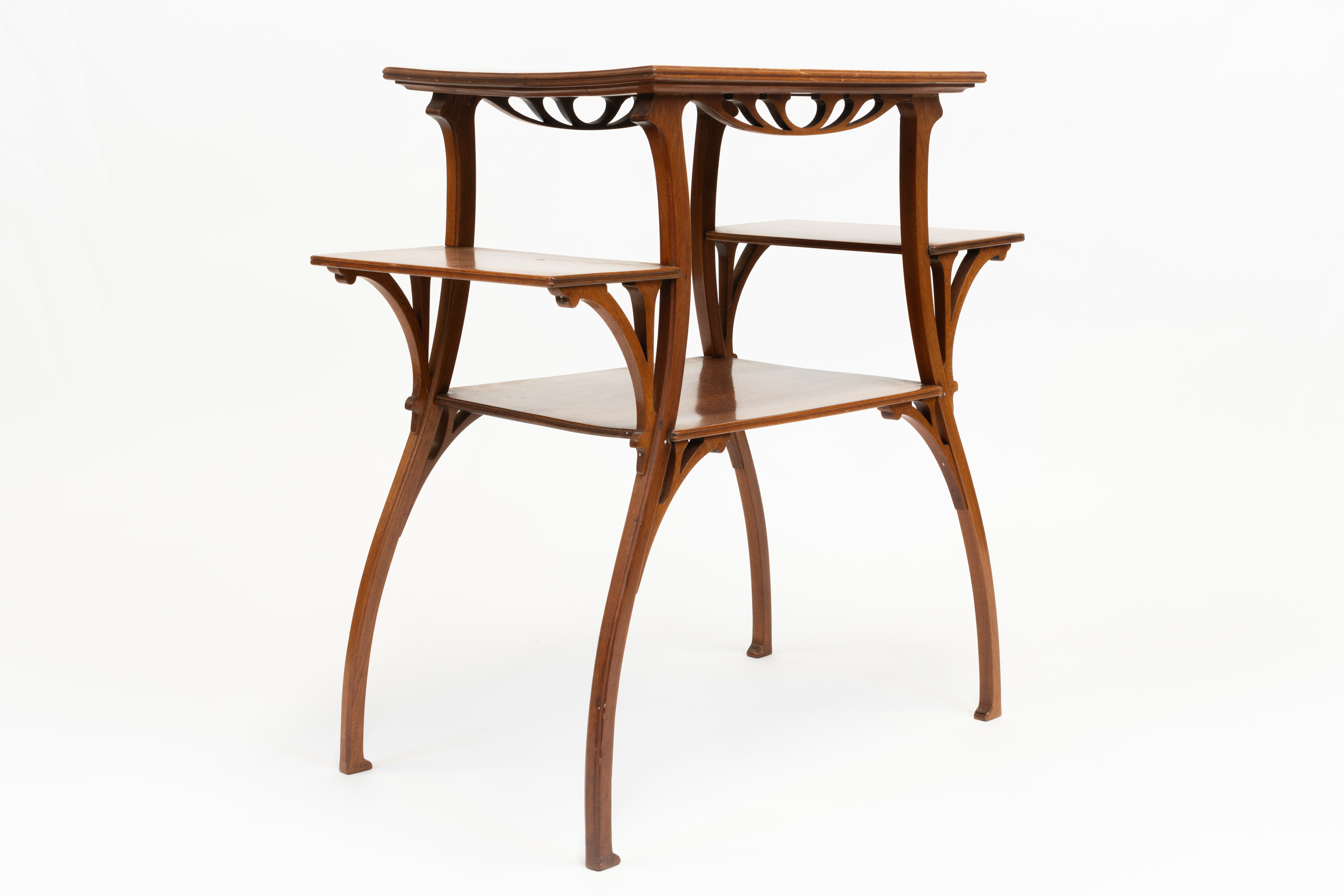 AN ART NOUVEAU WALNUT MULTI-TIERED SIDE TABLE - Image 4 of 4