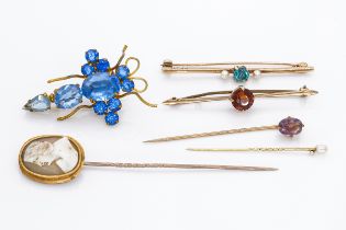 A MIXED LOT OF STICK PINS AND BAR BROOCHES (6)