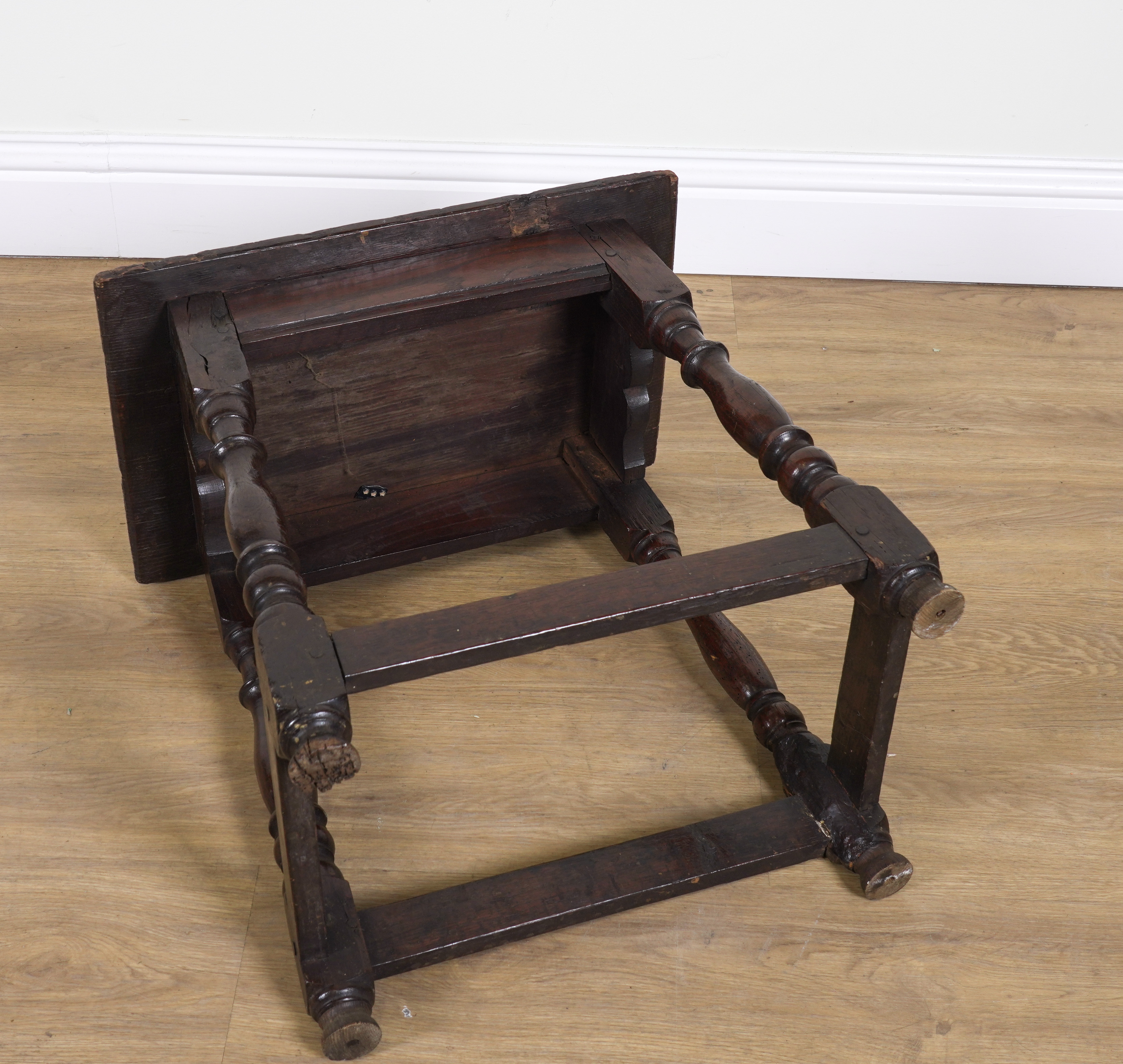 A 17TH CENTURY AND LATER OAK JOINT STOOL - Image 3 of 3