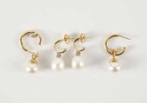 TWO PAIRS OF PEARL HOOP EARRINGS (4)