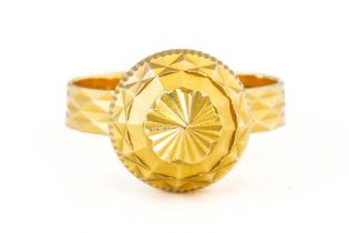 A GOLD DOME RING