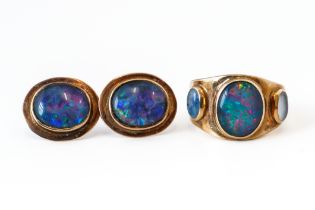 A 9CT GOLD AND OPAL TRIPLET RING AND A PAIR OF EARSTUDS (3)