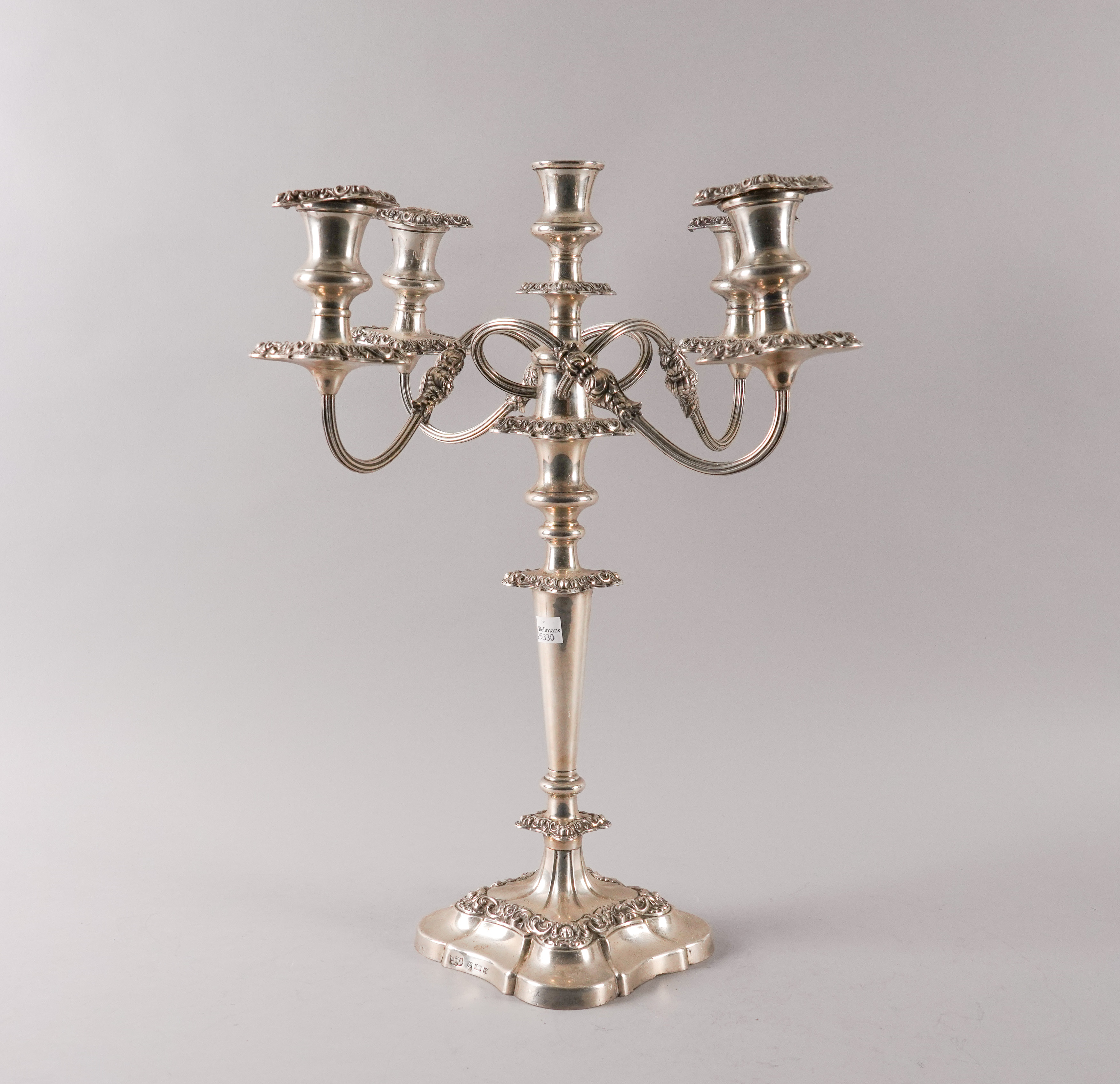A SILVER FIVE LIGHT SINGLE TABLE CANDELABRA - Image 4 of 6