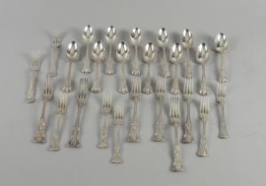 A GROUP OF SILVER MOSTLY KINGS PATTERN TABLE FLATWARE (25)