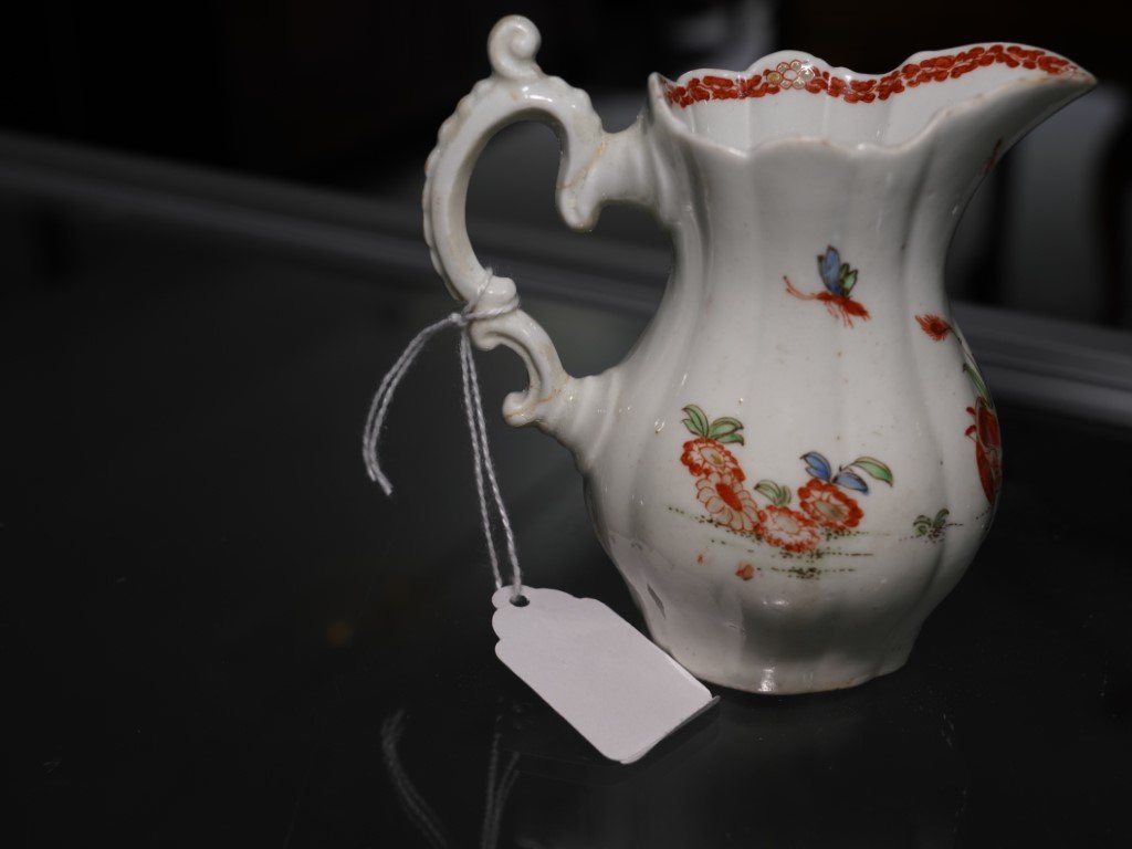 AN EARLY WORCESTER PORCELAIN CREAM JUG - Image 6 of 9