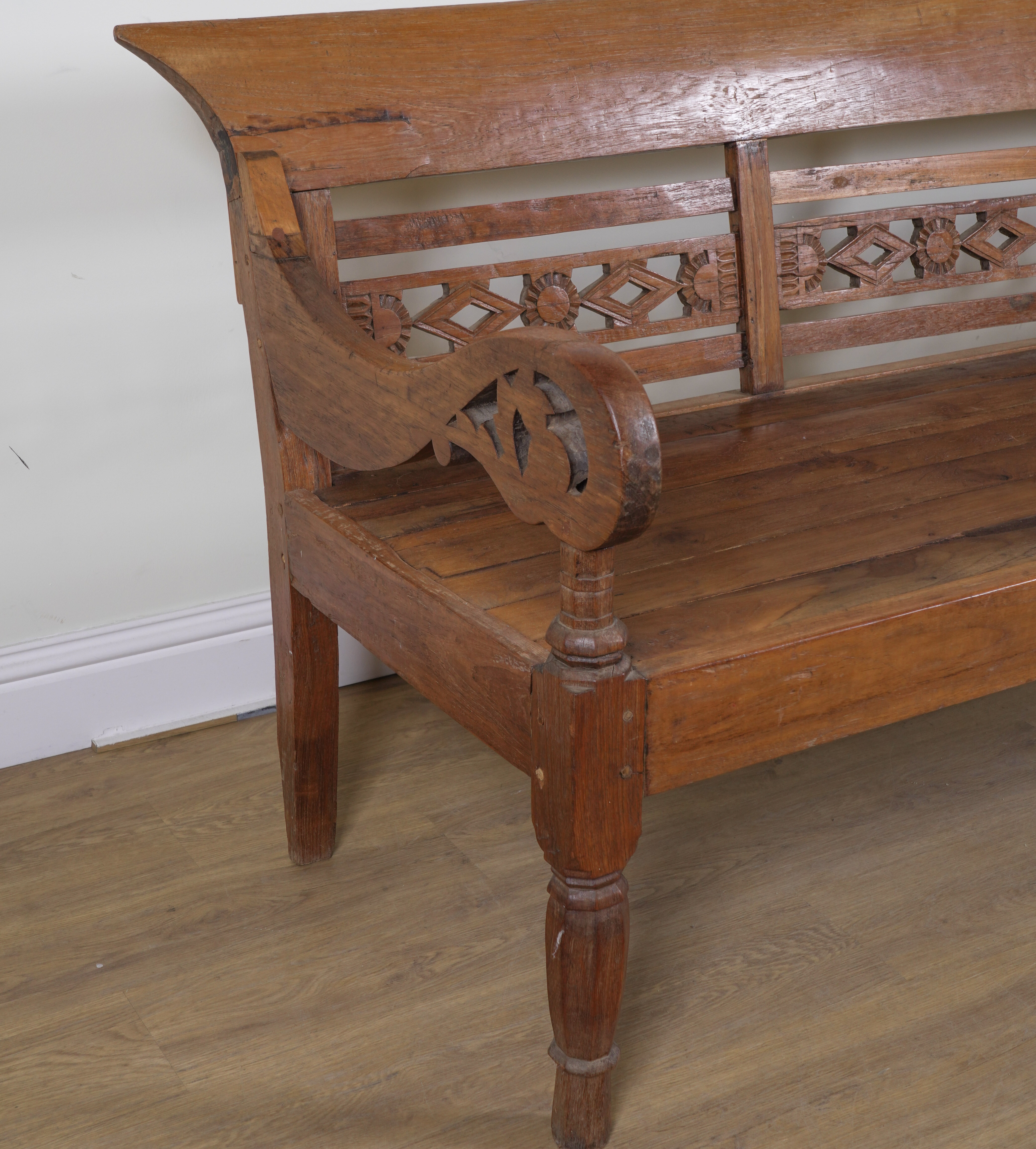 A 19TH CENTURY INDIAN TEAK BENCH - Image 3 of 3