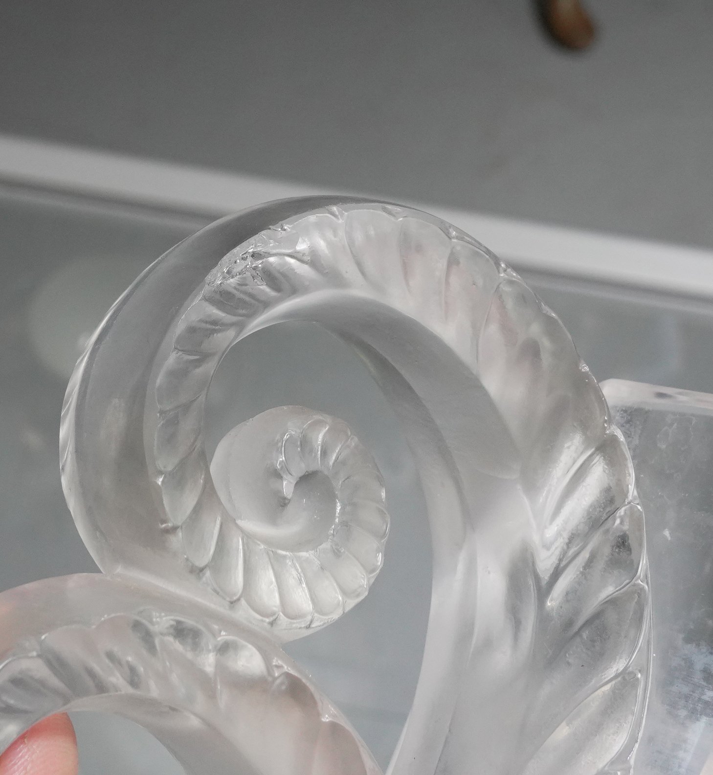 `BEAUVAIS'. A LALIQUE CLEAR AND FROSTED TWO-HANDLED VASE - Image 4 of 5