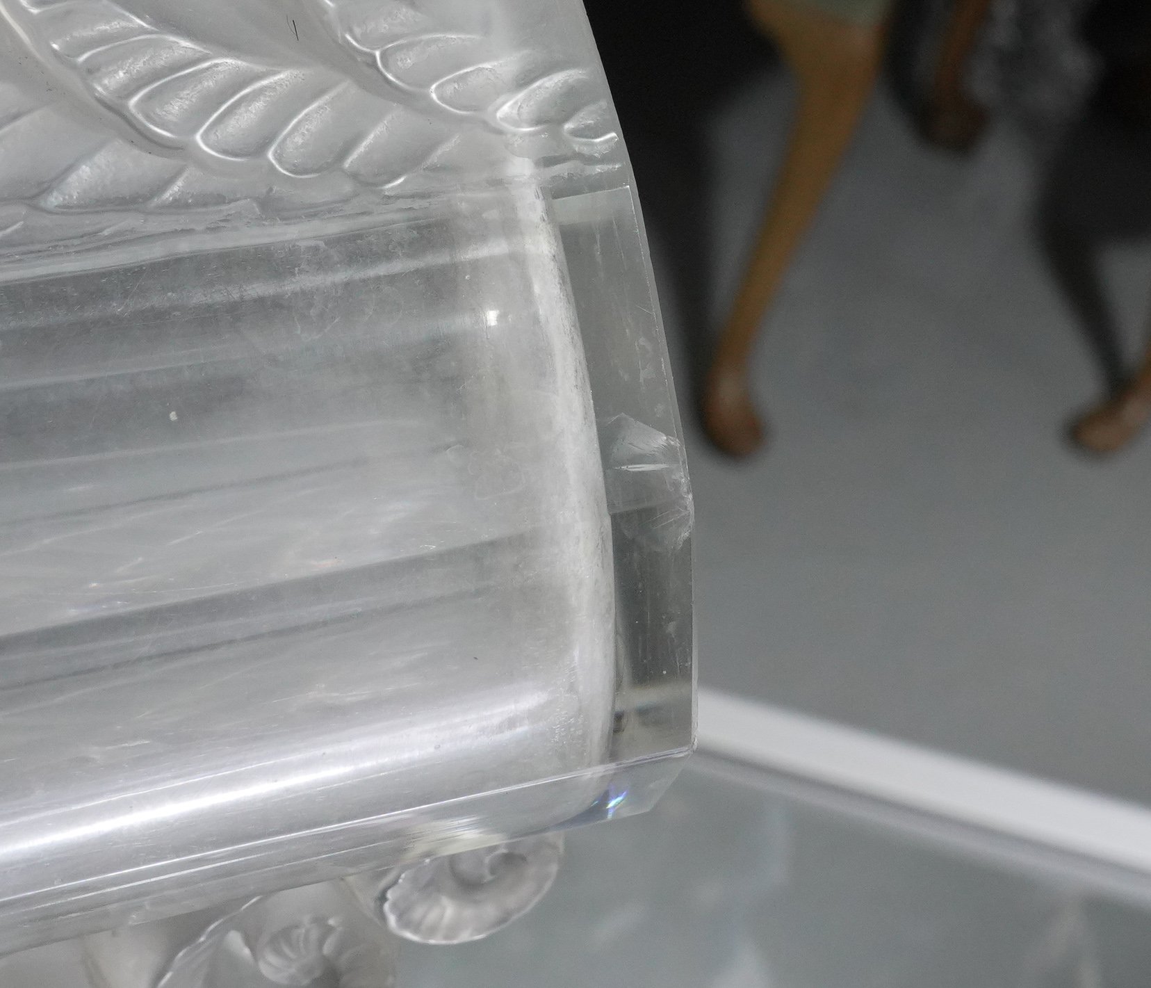 `BEAUVAIS'. A LALIQUE CLEAR AND FROSTED TWO-HANDLED VASE - Image 3 of 5