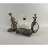 A HAIG DIMPLE DECANTER AND THREE FURTHER ITEMS (4)