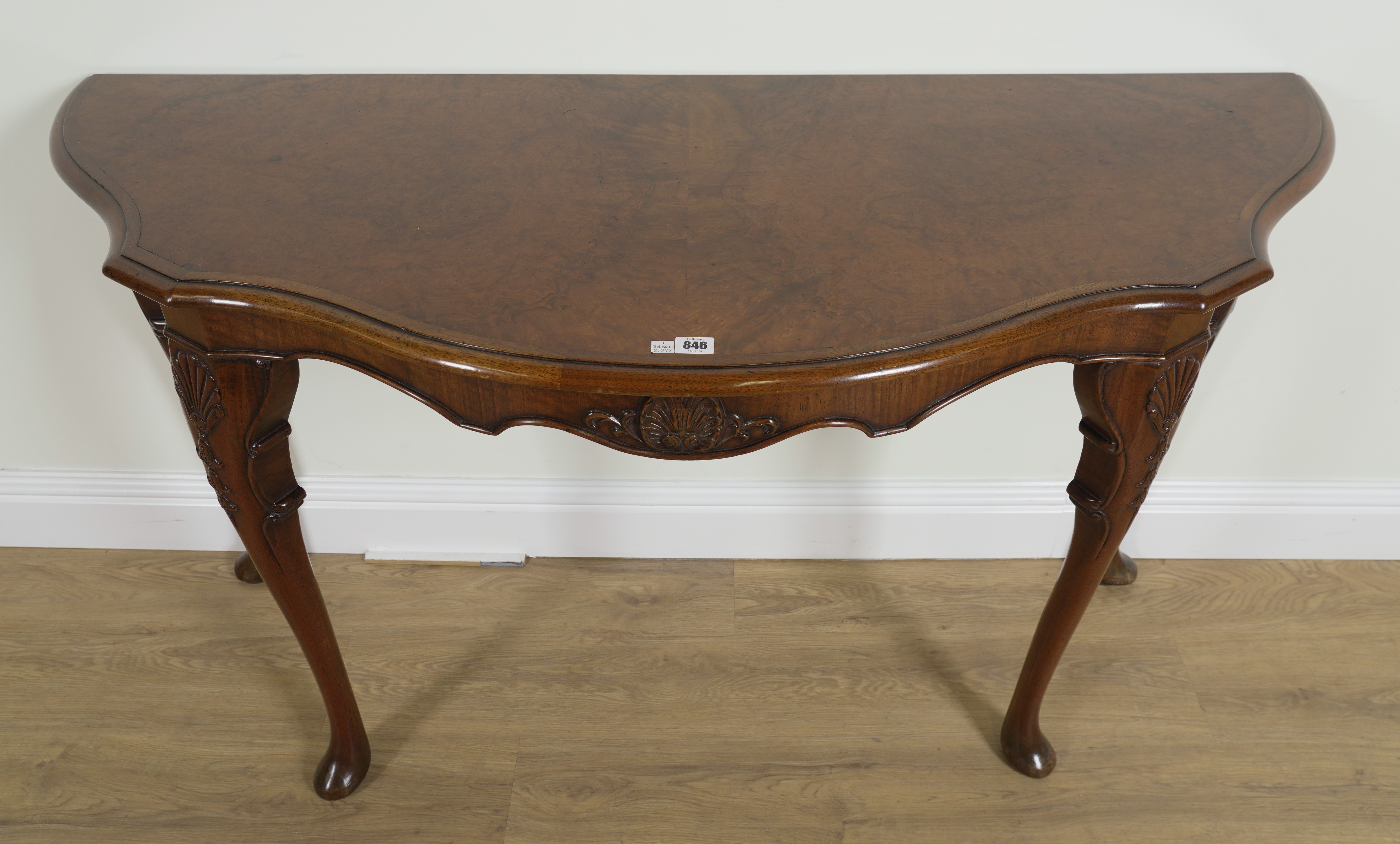 A GEORGE I STYLE FIGURED WALNUT CONSOLE TABLE - Image 2 of 2