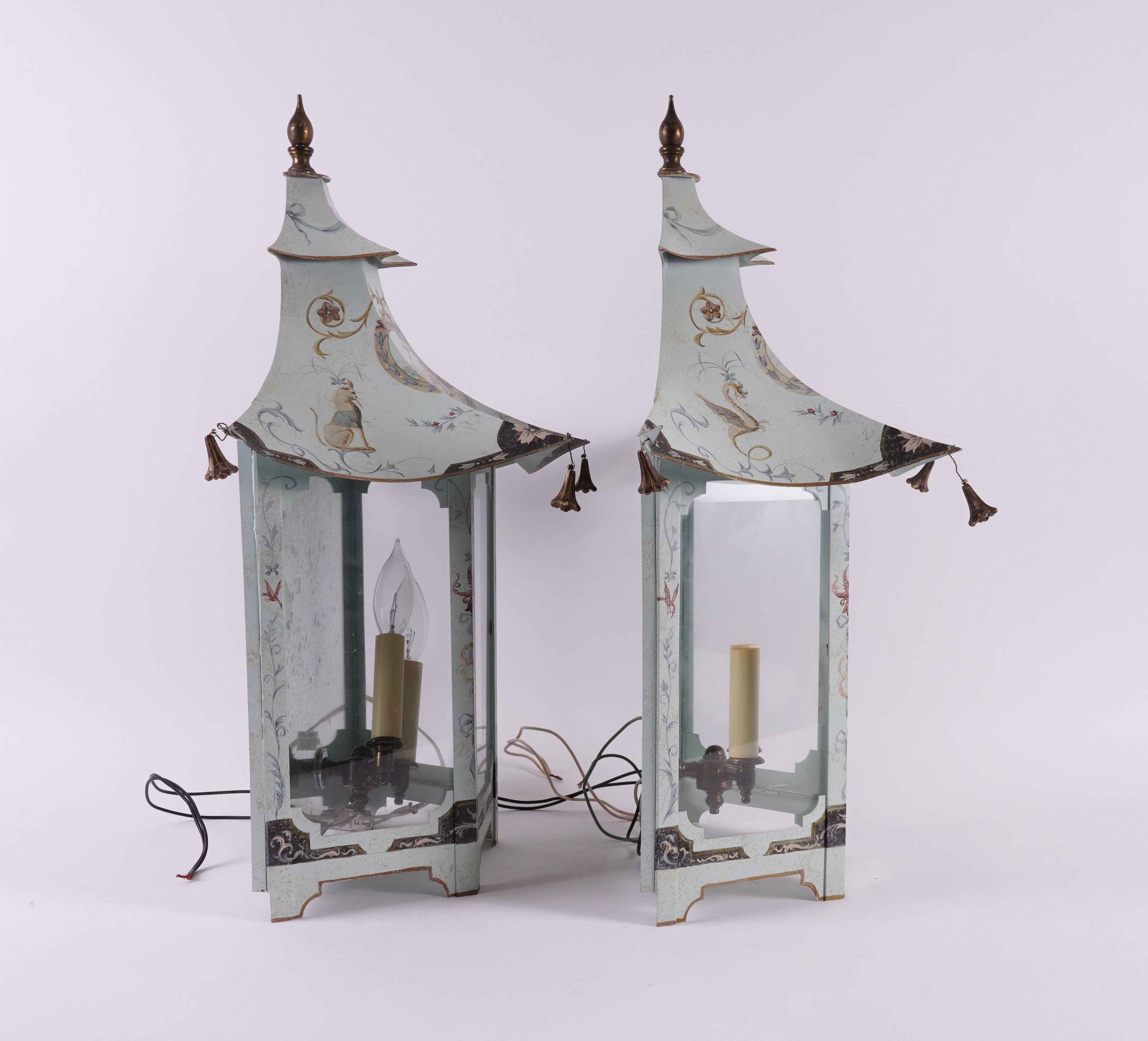 A PAIR OF LIGHT BLUE DECORATED TOLEWARE ‘PAGODA’ SHAPED WALL LIGHTS (2) - Image 3 of 3