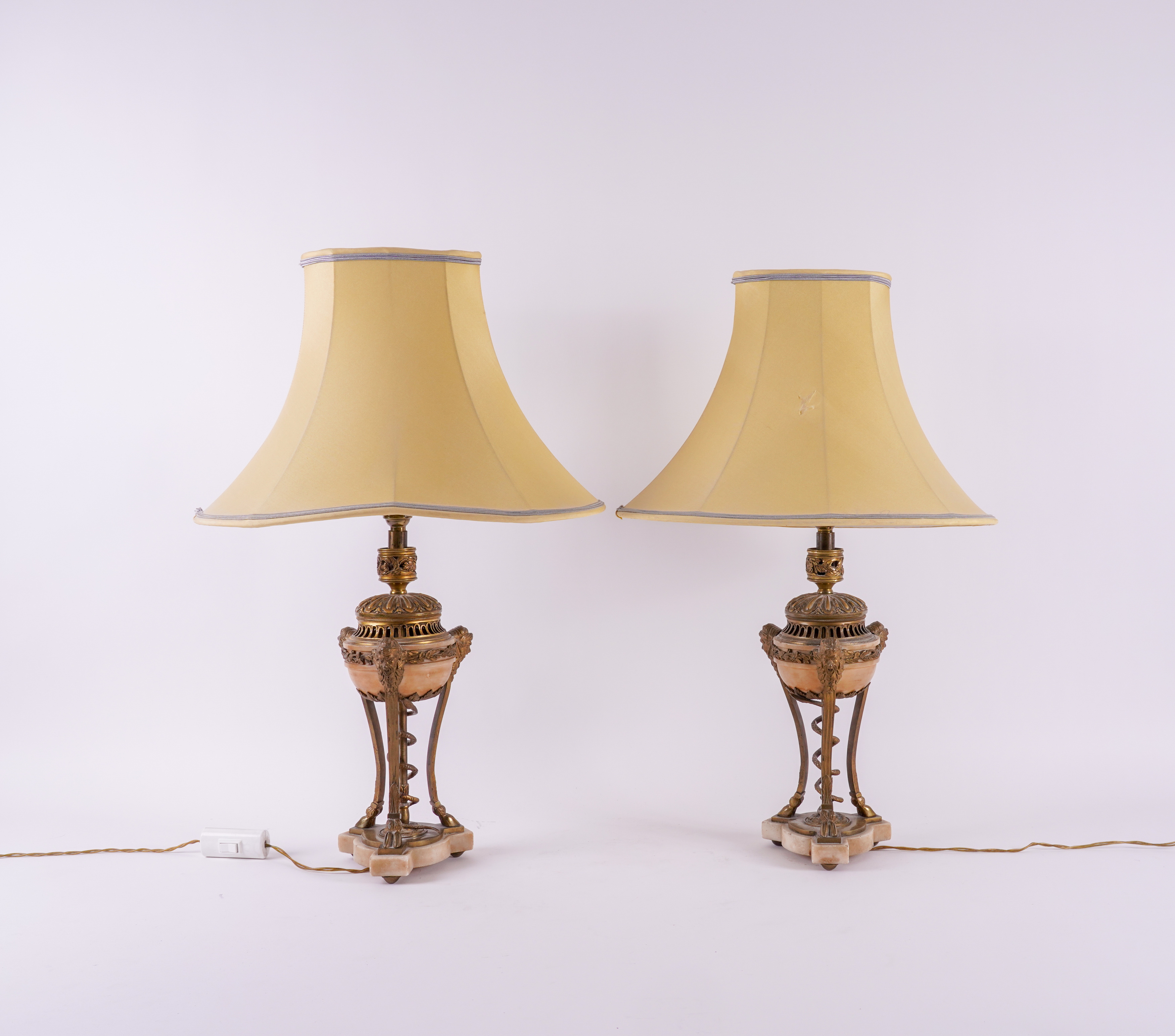 A PAIR OF LOUIS XVI STYLE GILT-METAL MOUNTED ALABASTER ANTHENIENNE TABLE LAMPS (2) - Image 6 of 6